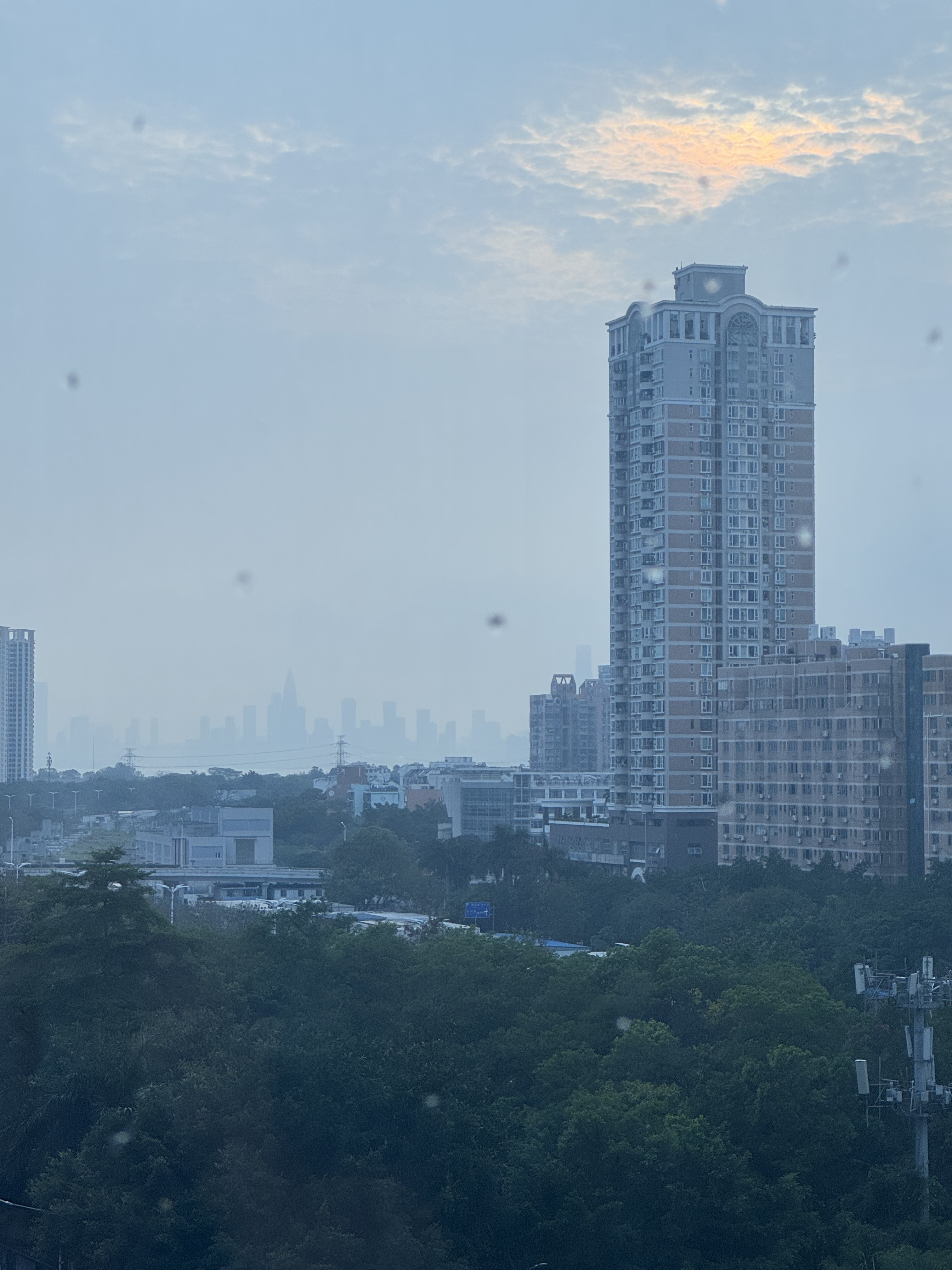 Shenzhen Four PointڸϲǾƵ߼󴲷׼ ϶ּ