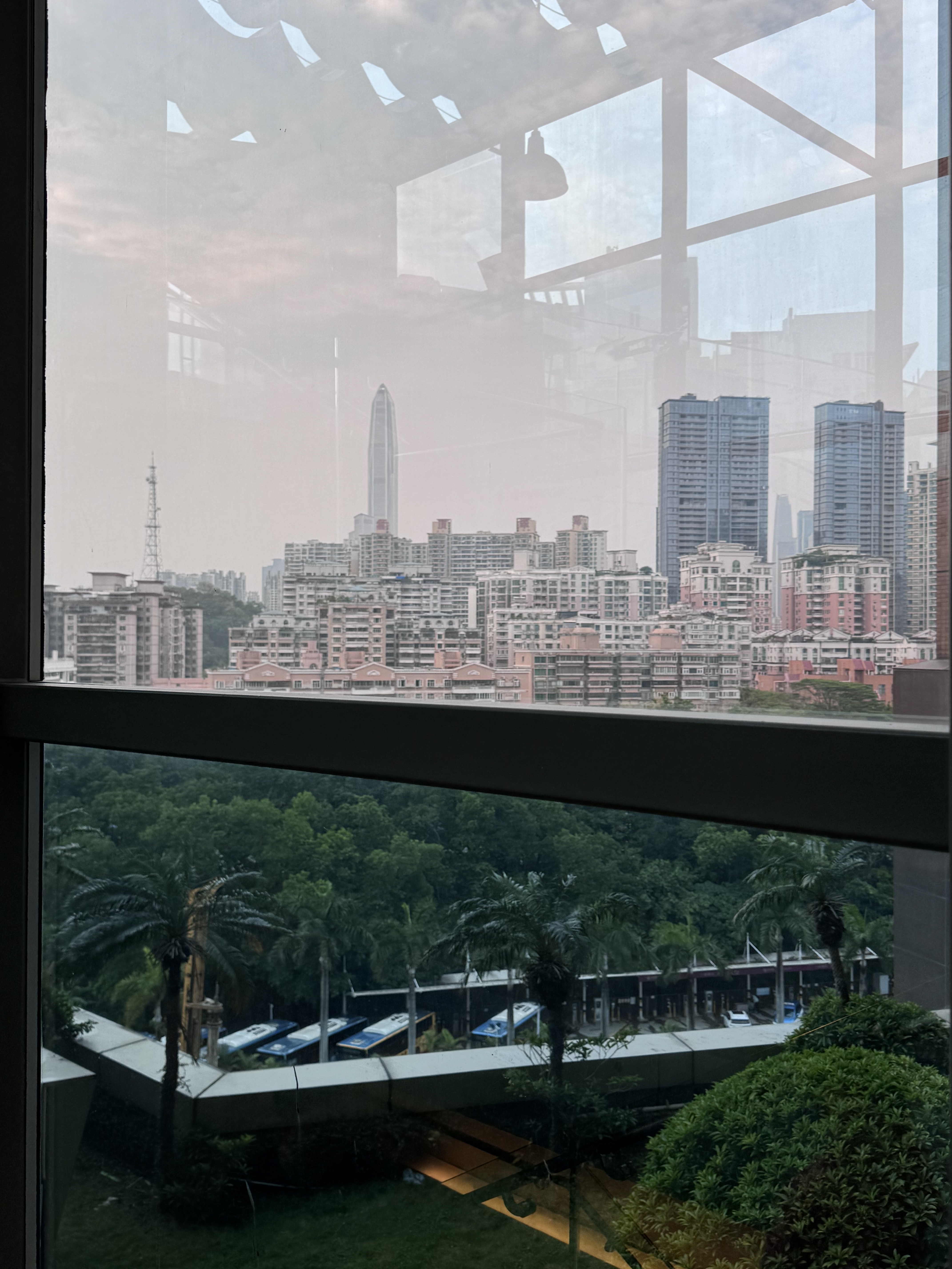 Shenzhen Four PointڸϲǾƵ߼󴲷׼ ϶ּ