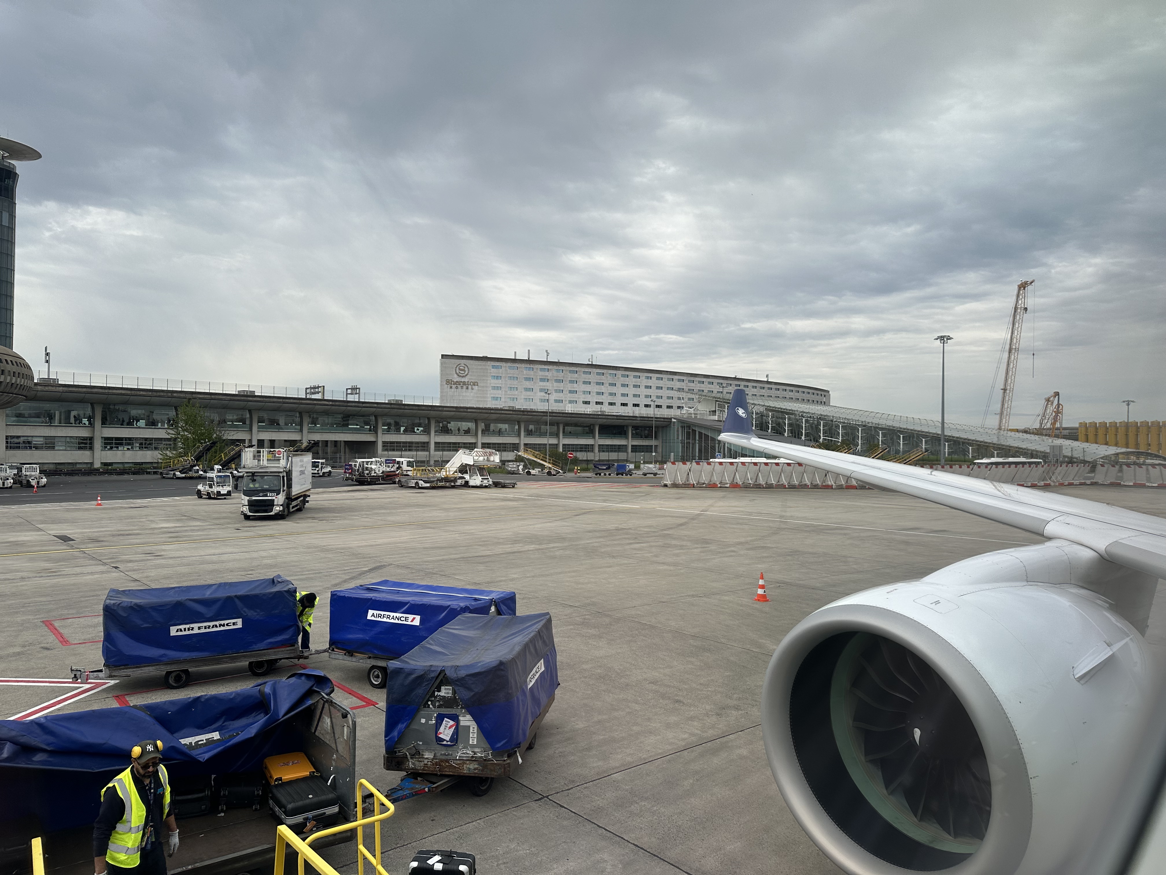 һСʱ A220 ŷڲ; AF1614 CDG-ZRH