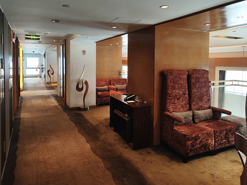 210059gyJQ663JjSW0Burr.jpg