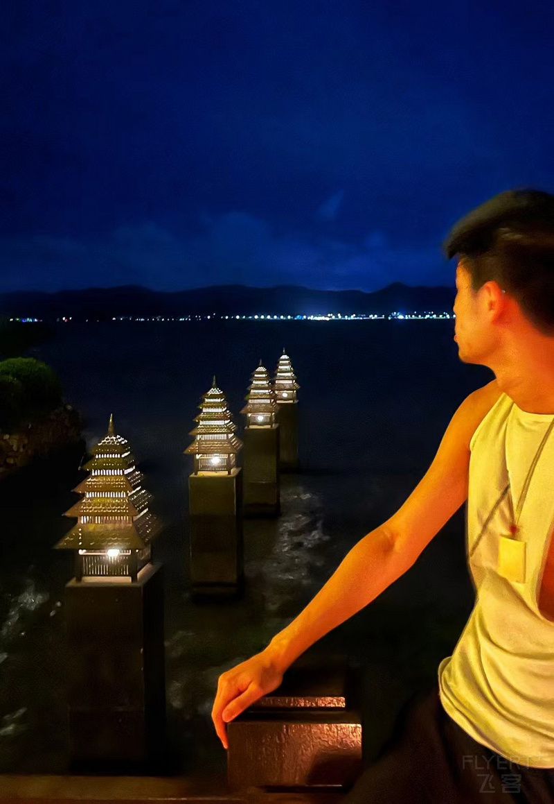 143002RHMJVEHMJBETAEYS.png