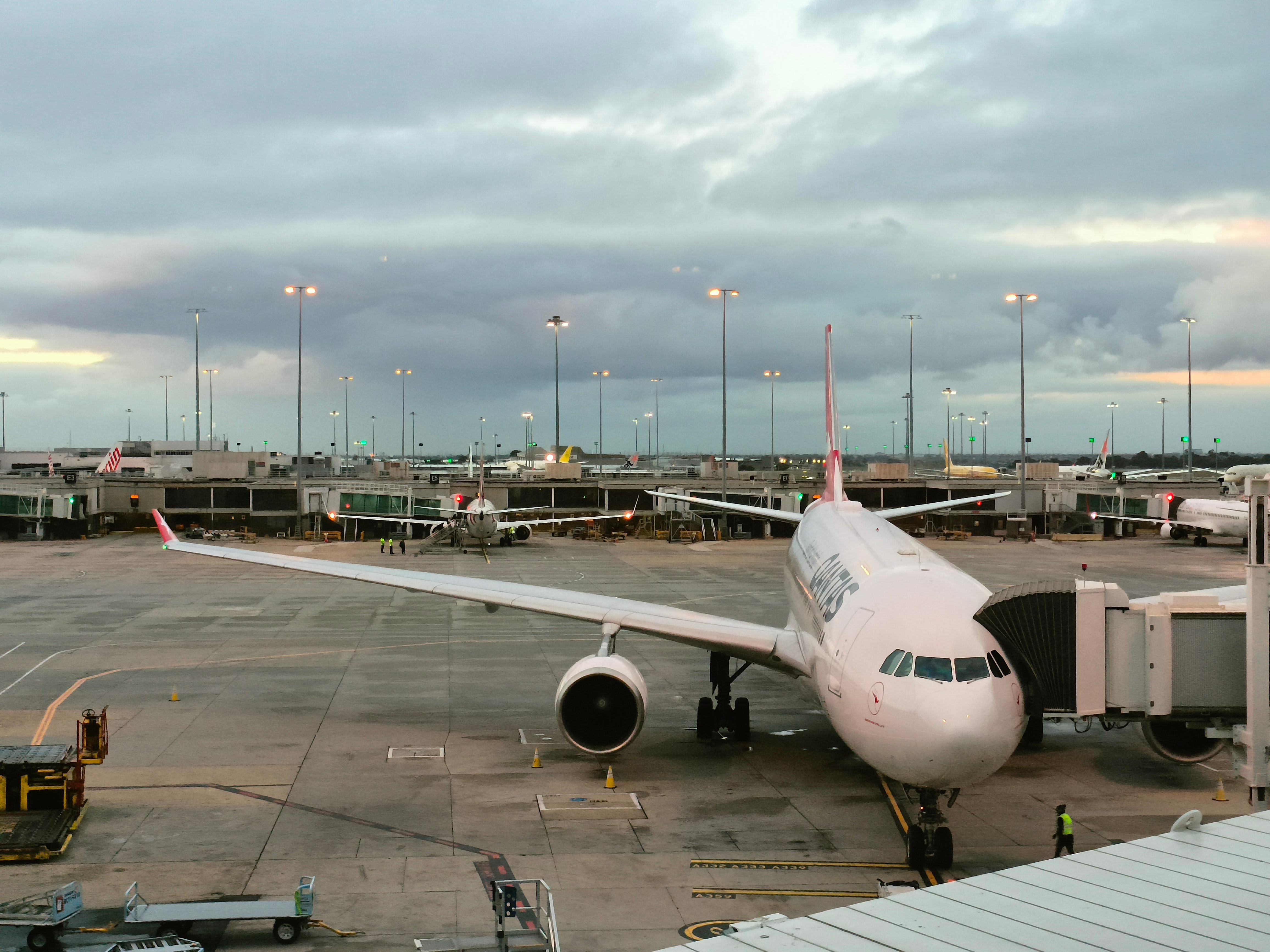 շ޺QF177òշ