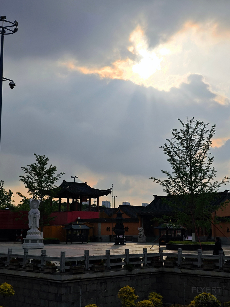 171428sGWTvSLVn4EQOm0H.jpg