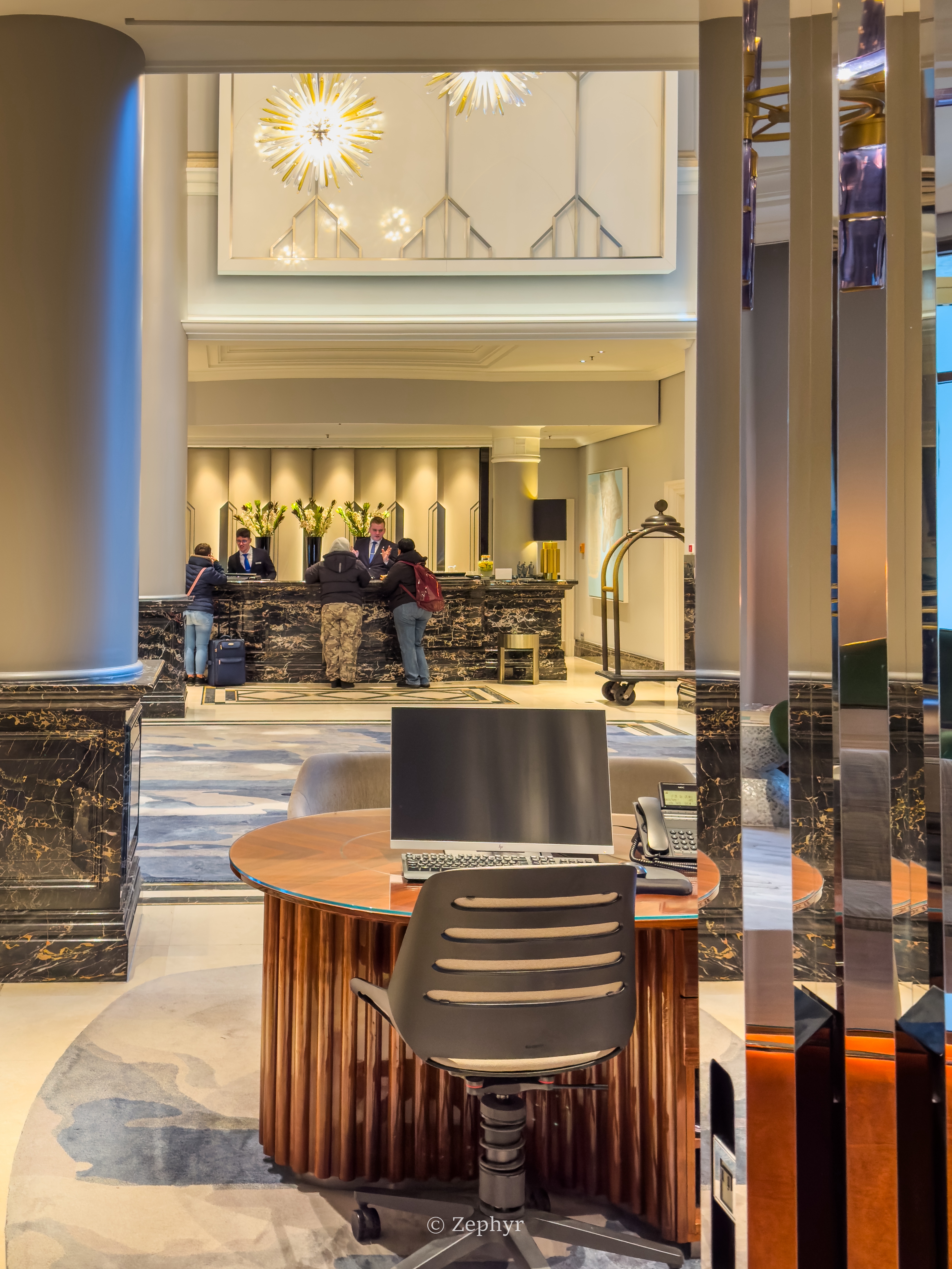 Ӳ ˼ ׷ The Ritz-Carlton, Berlin, Junior Suite