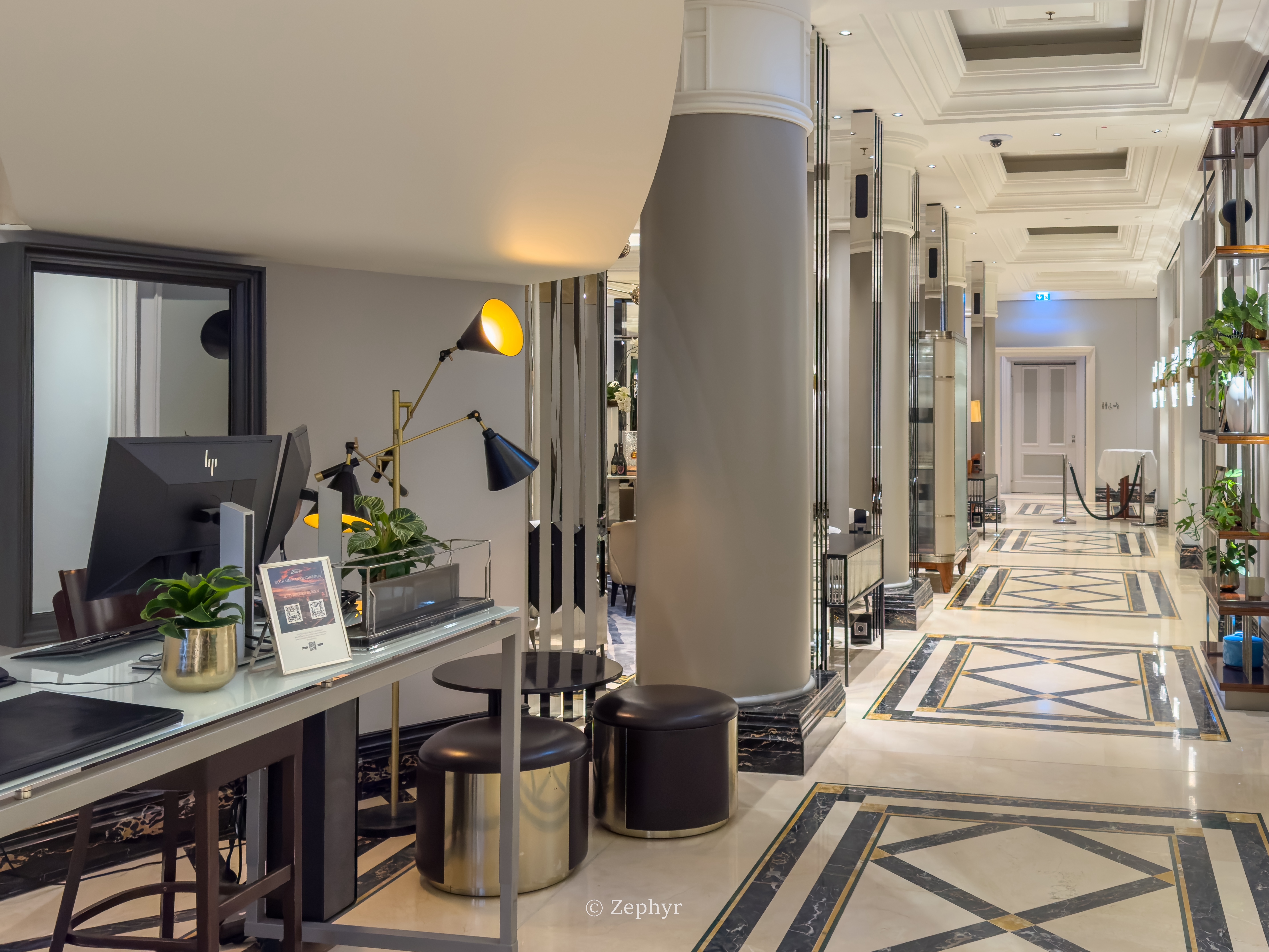 Ӳ ˼ ׷ The Ritz-Carlton, Berlin, Junior Suite