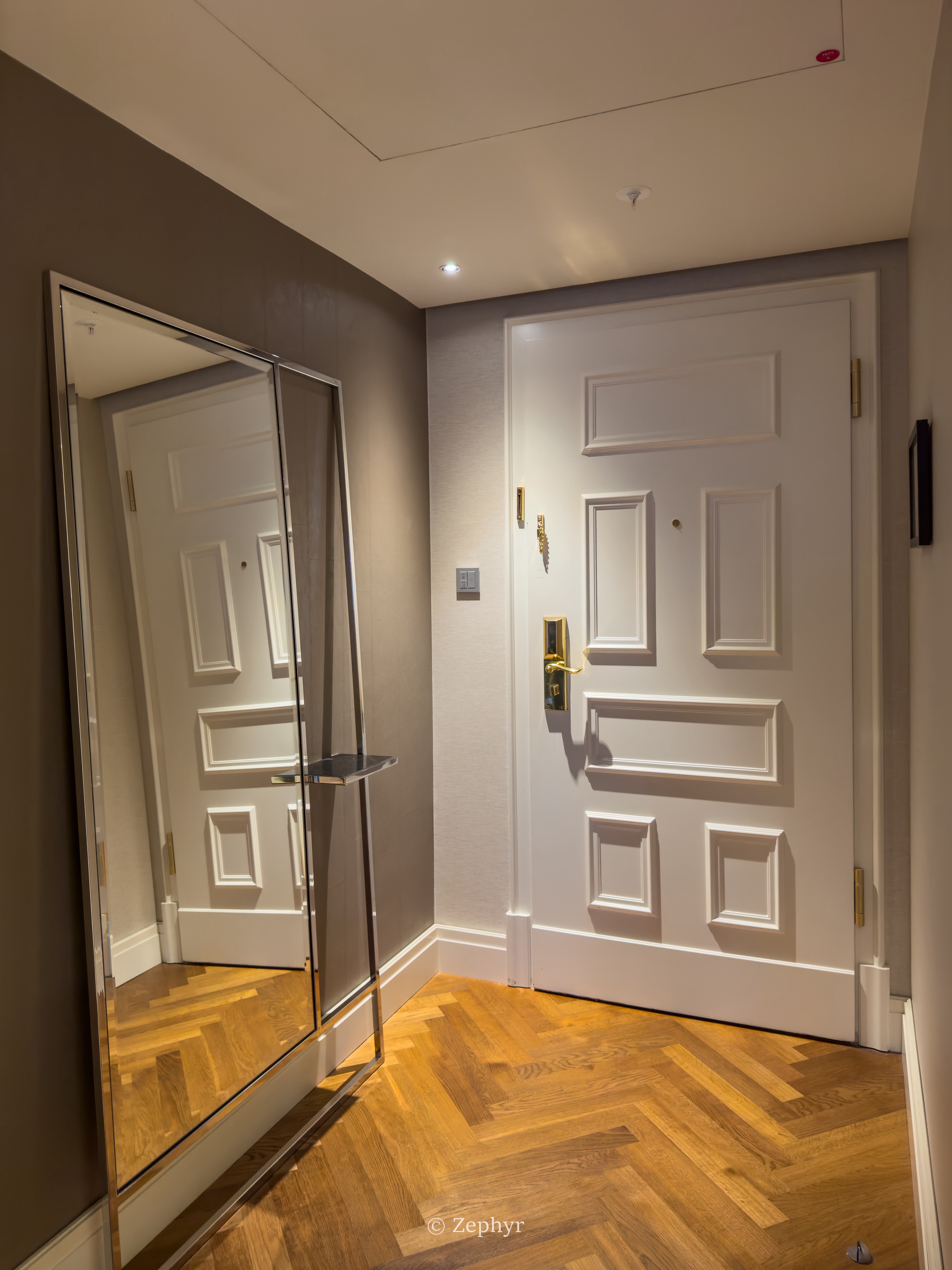 Ӳ ˼ ׷ The Ritz-Carlton, Berlin, Junior Suite