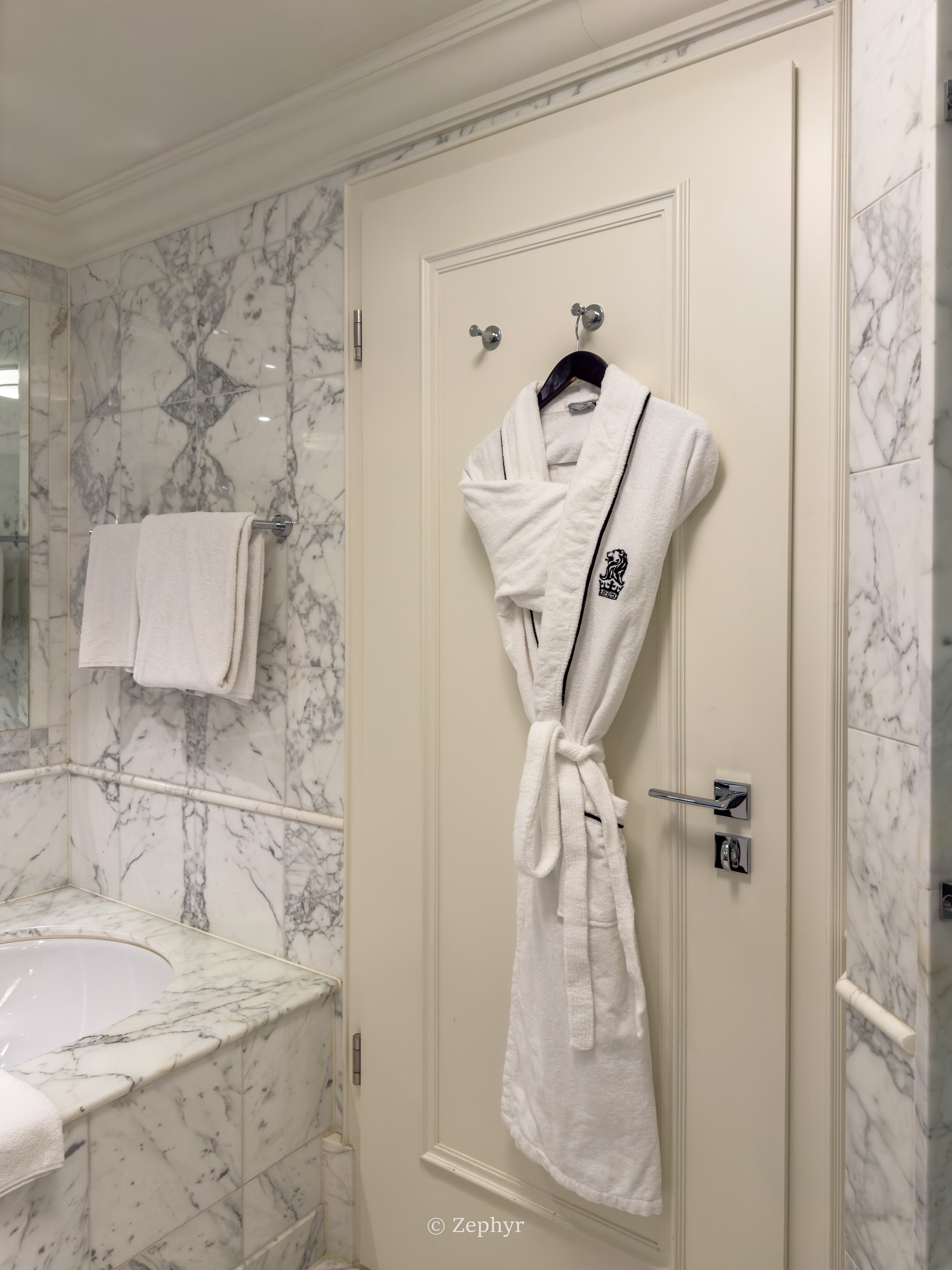 Ӳ ˼ ׷ The Ritz-Carlton, Berlin, Junior Suite