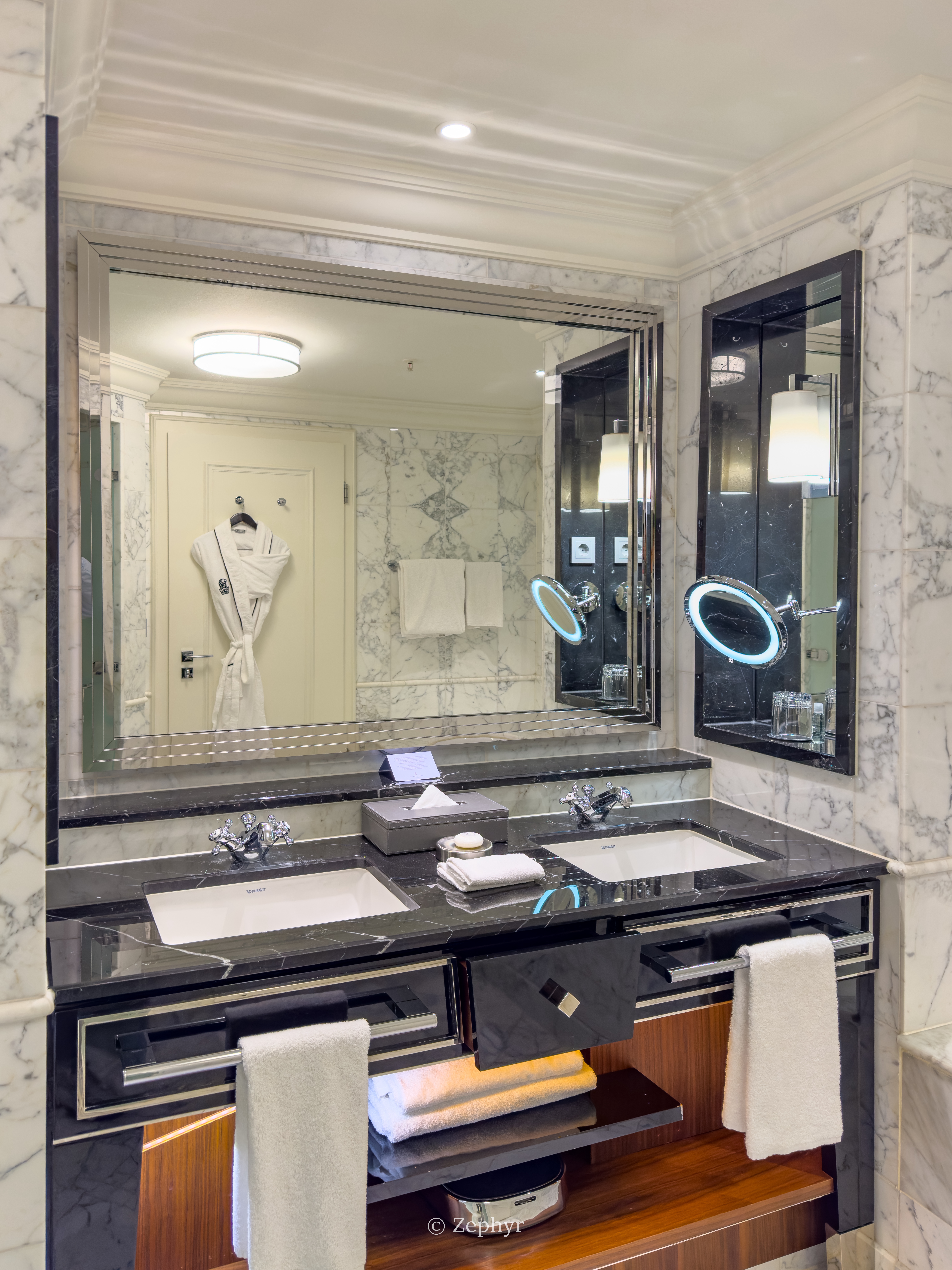 Ӳ ˼ ׷ The Ritz-Carlton, Berlin, Junior Suite