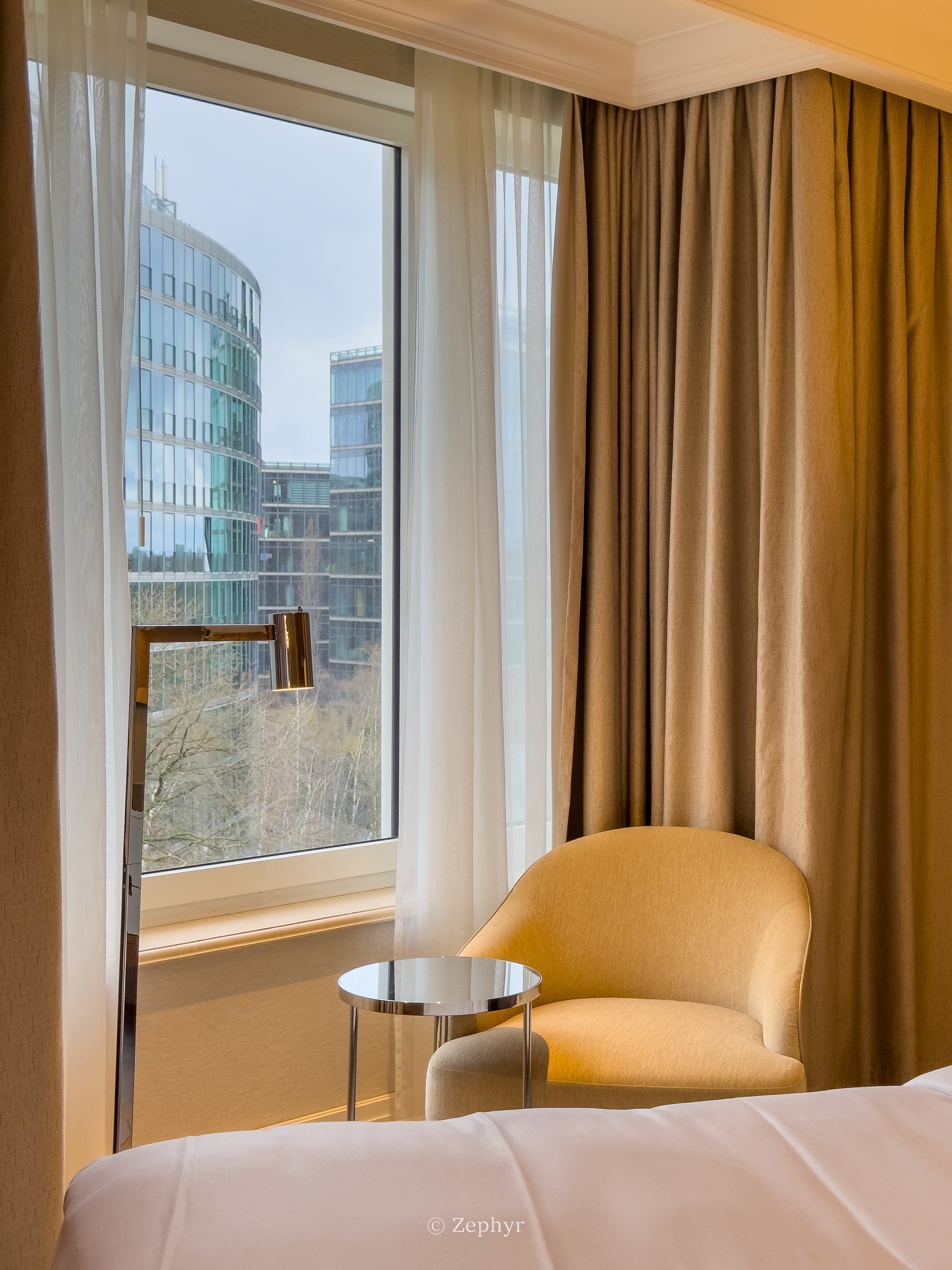 Ӳ ˼ ׷ The Ritz-Carlton, Berlin, Junior Suite