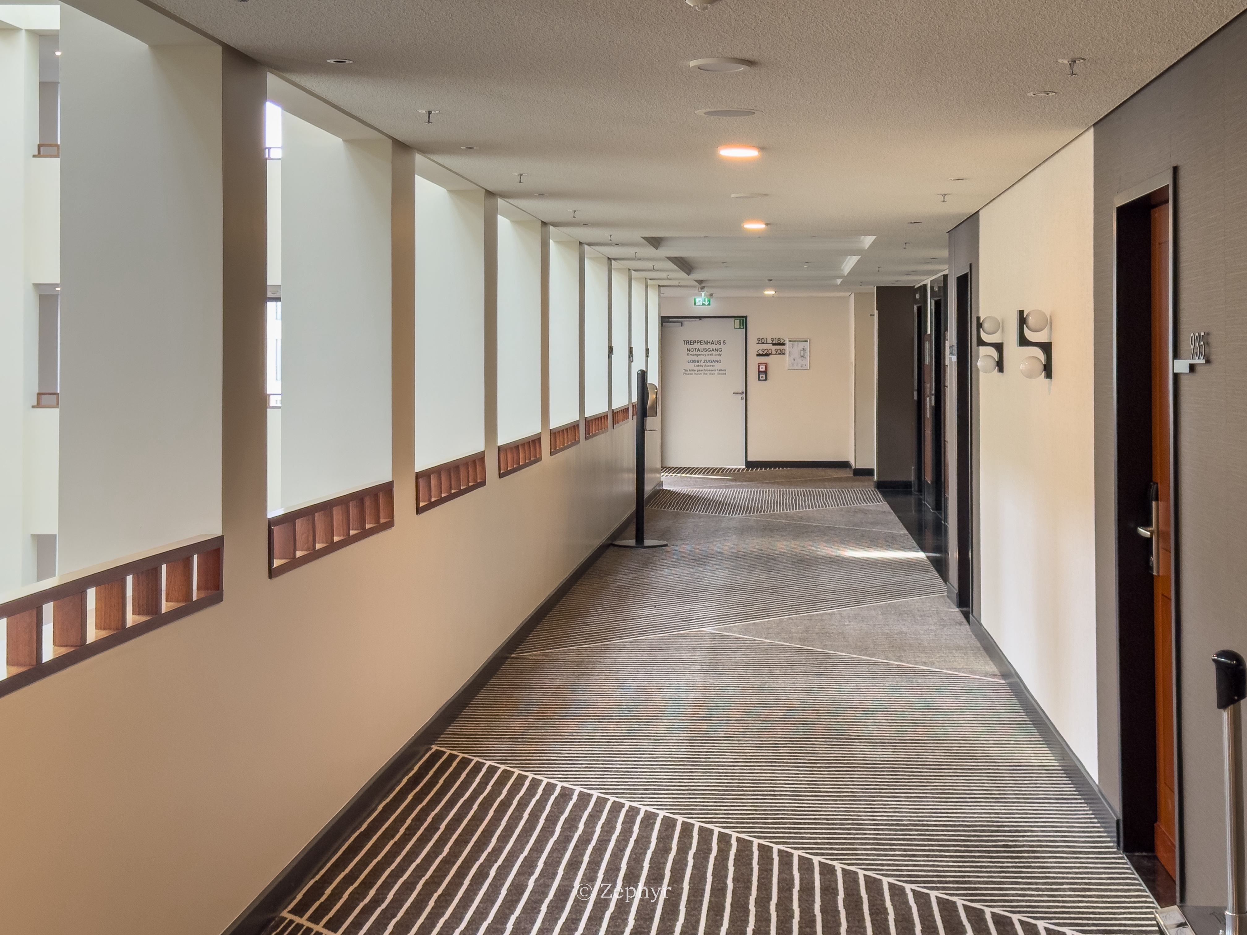 Լ۱֮Ƶ ȫ  ׷ Berlin Marriott Hotel