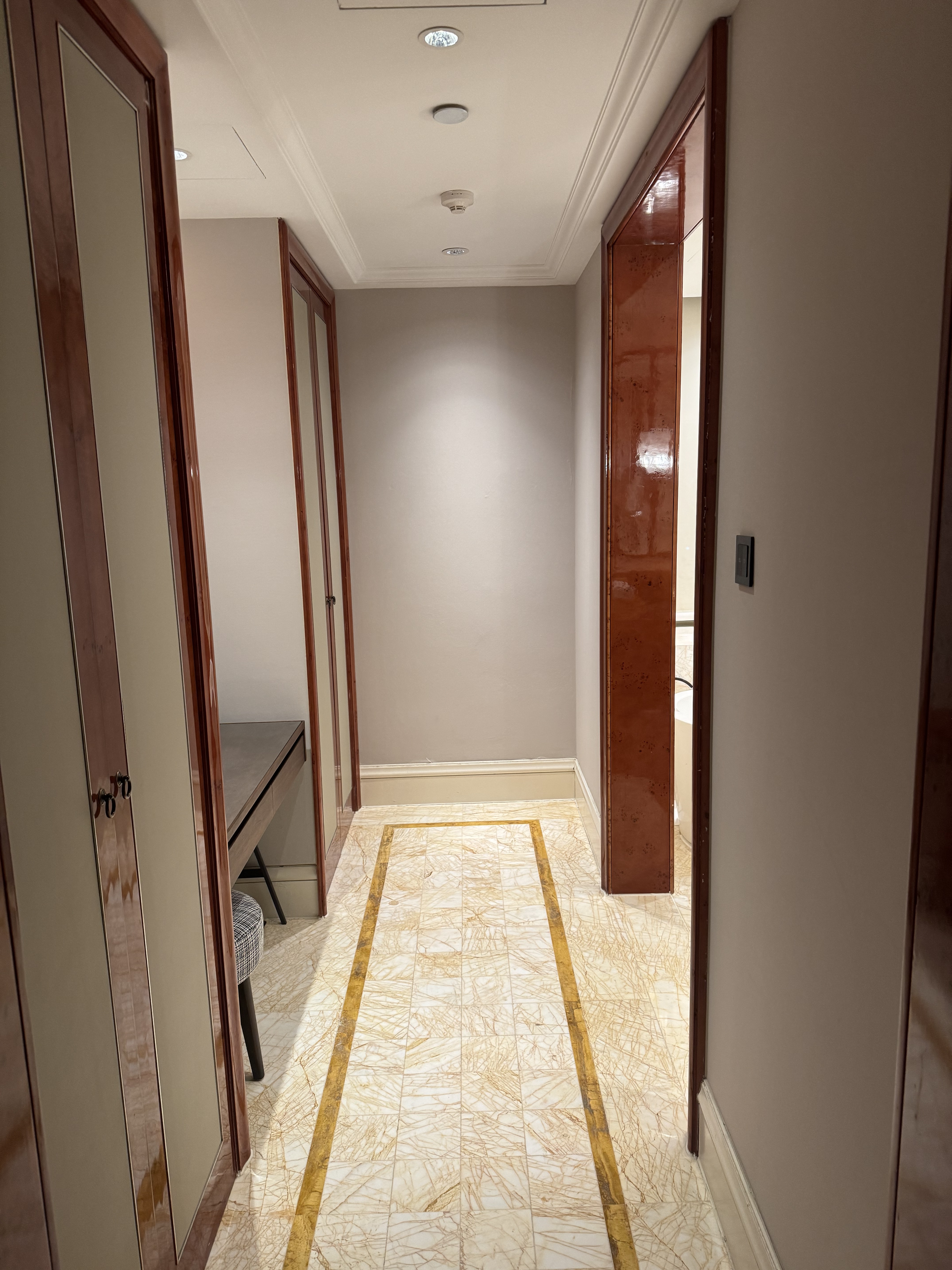 ϺֶϲǾƵ  Sheraton Shanghai Pudong Riverside