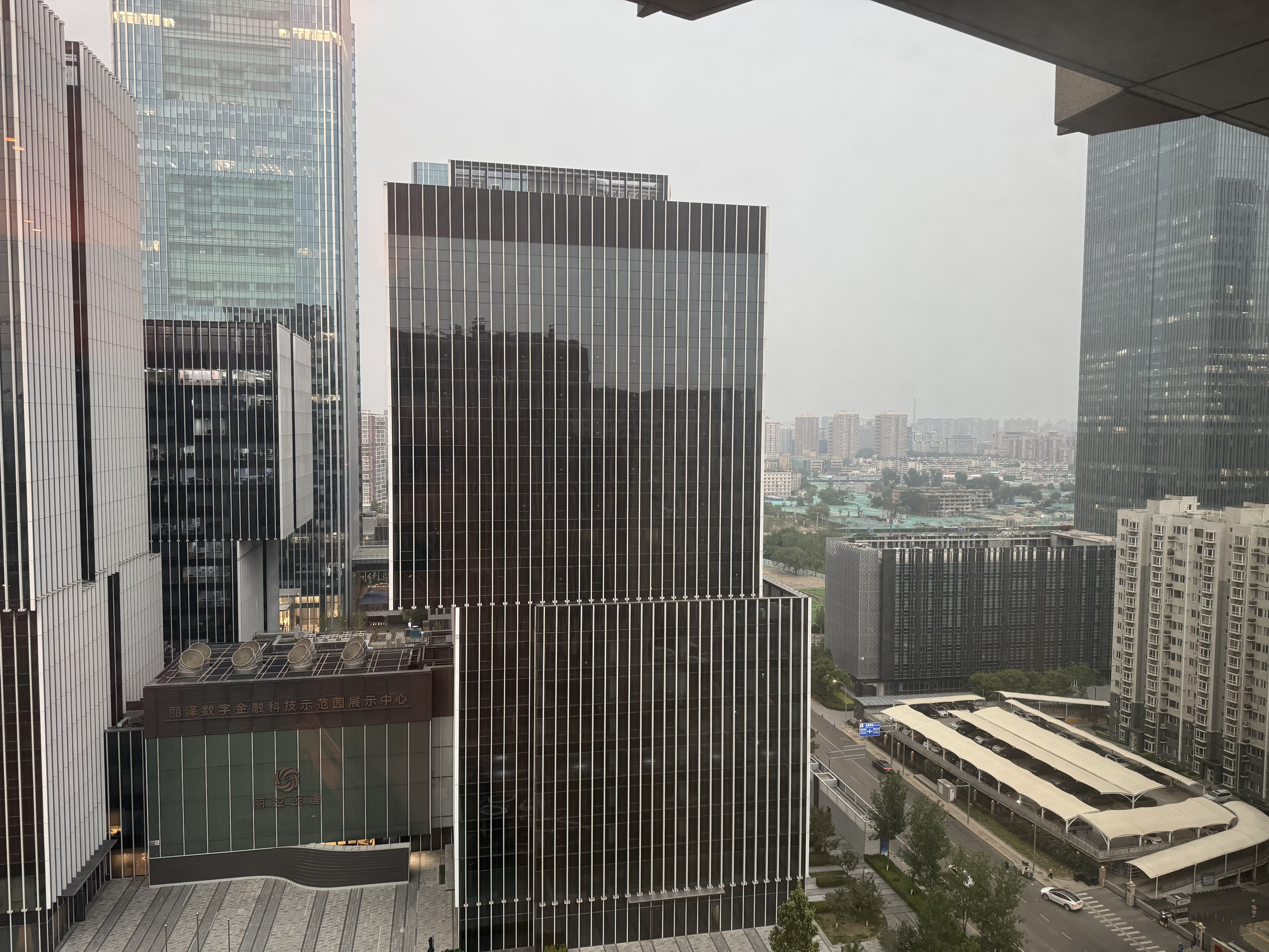 ຣϲǾƵ 1׷  Sheraton Beijing Lize Hotel