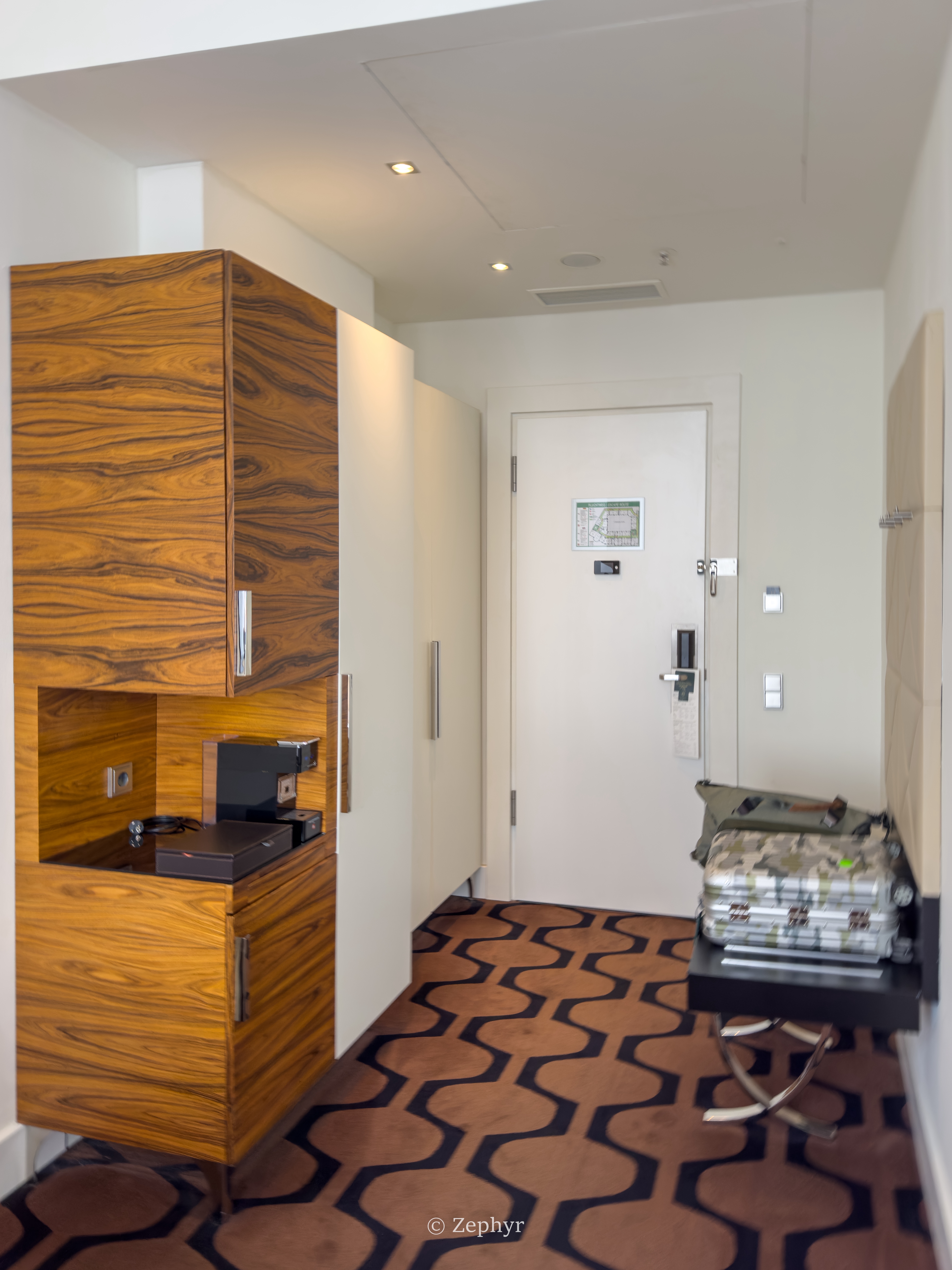 ֵСõ - 🔑;Roomers Berlin Steinplatz, Autograph Collecton
