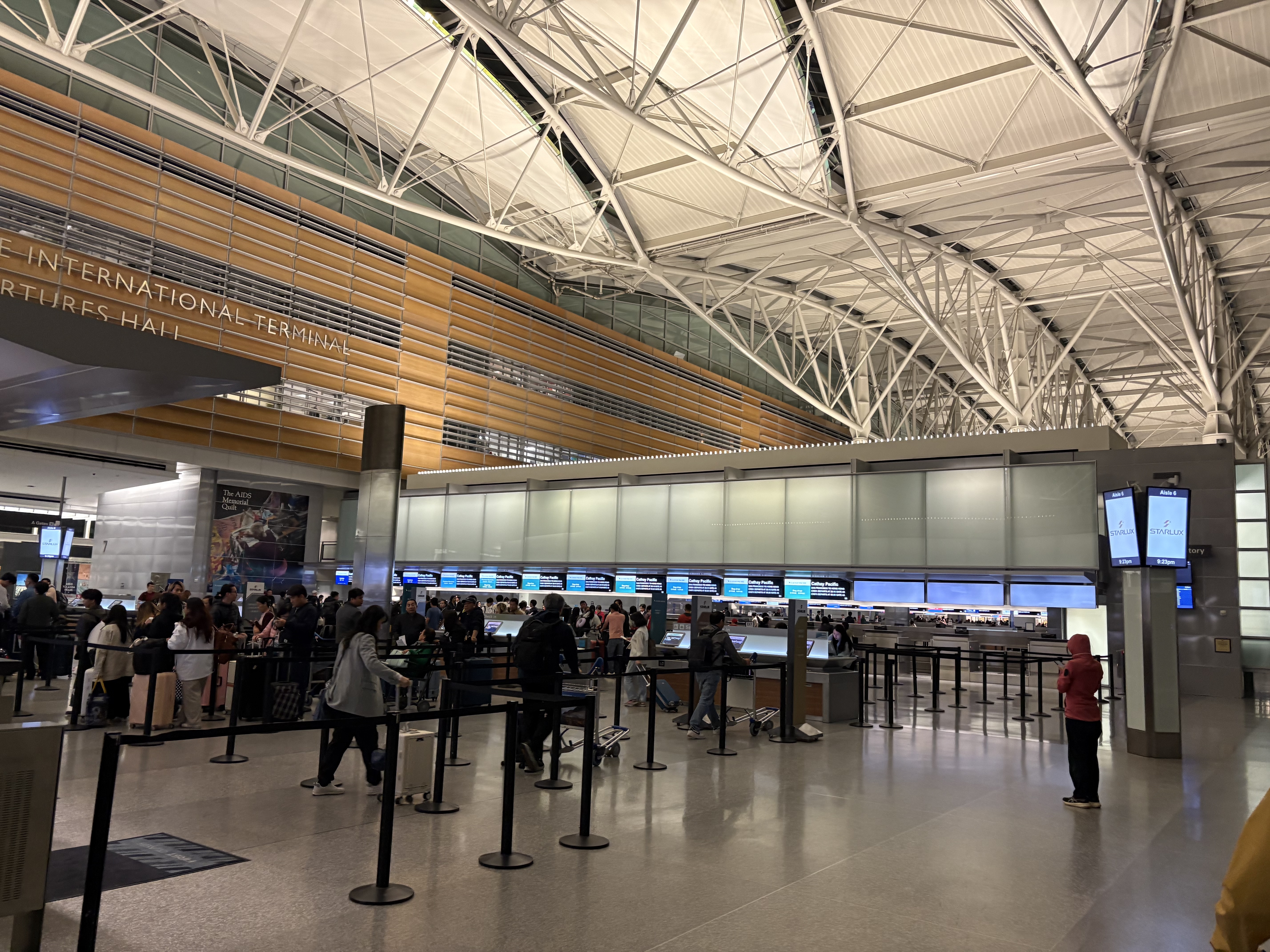 д400ƪ̩SFO-HKG-SHA֮ãҲιCXʻ[byϺСҽ]