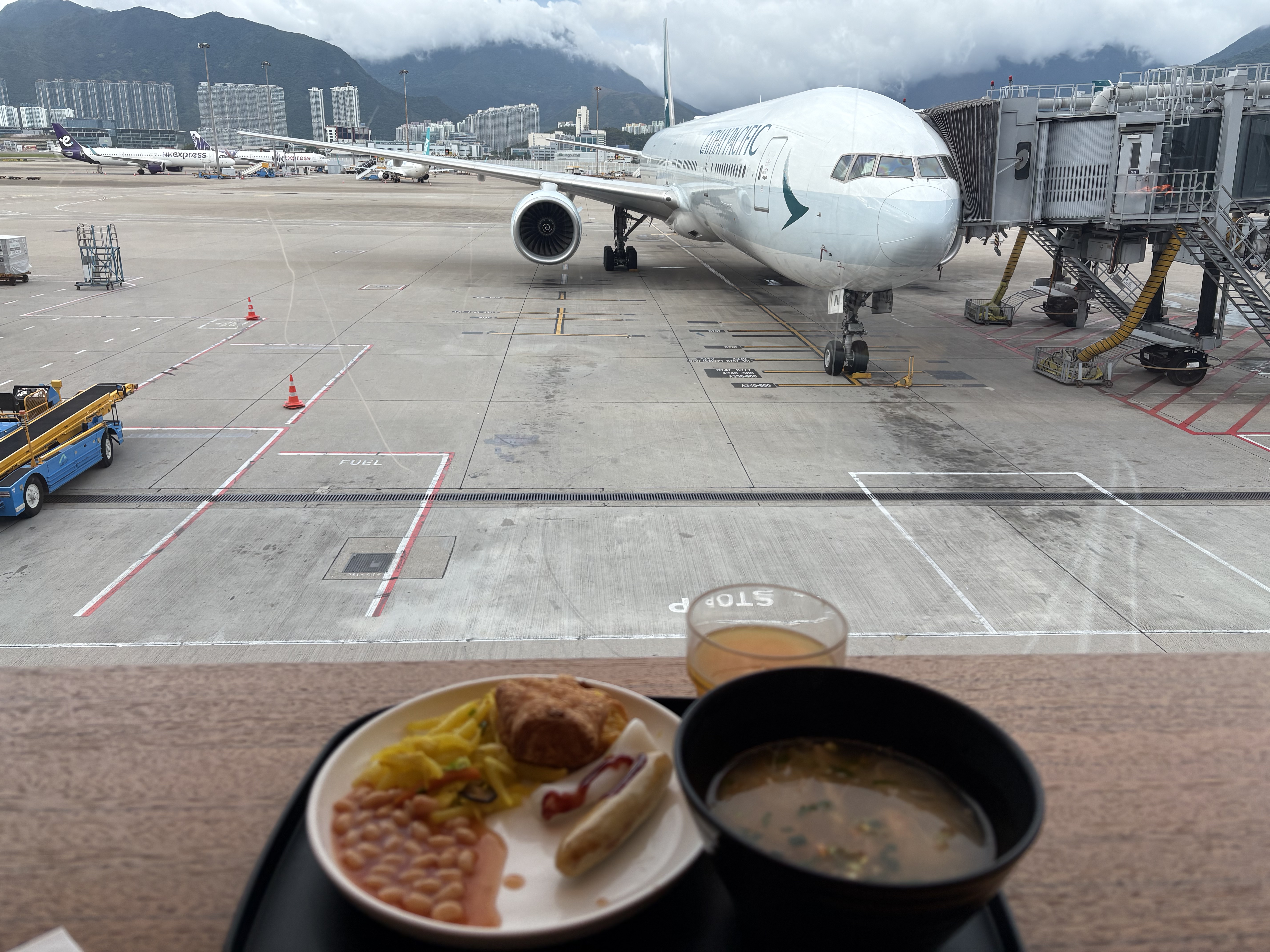 д400ƪ̩SFO-HKG-SHA֮ãҲιCXʻ[byϺСҽ]