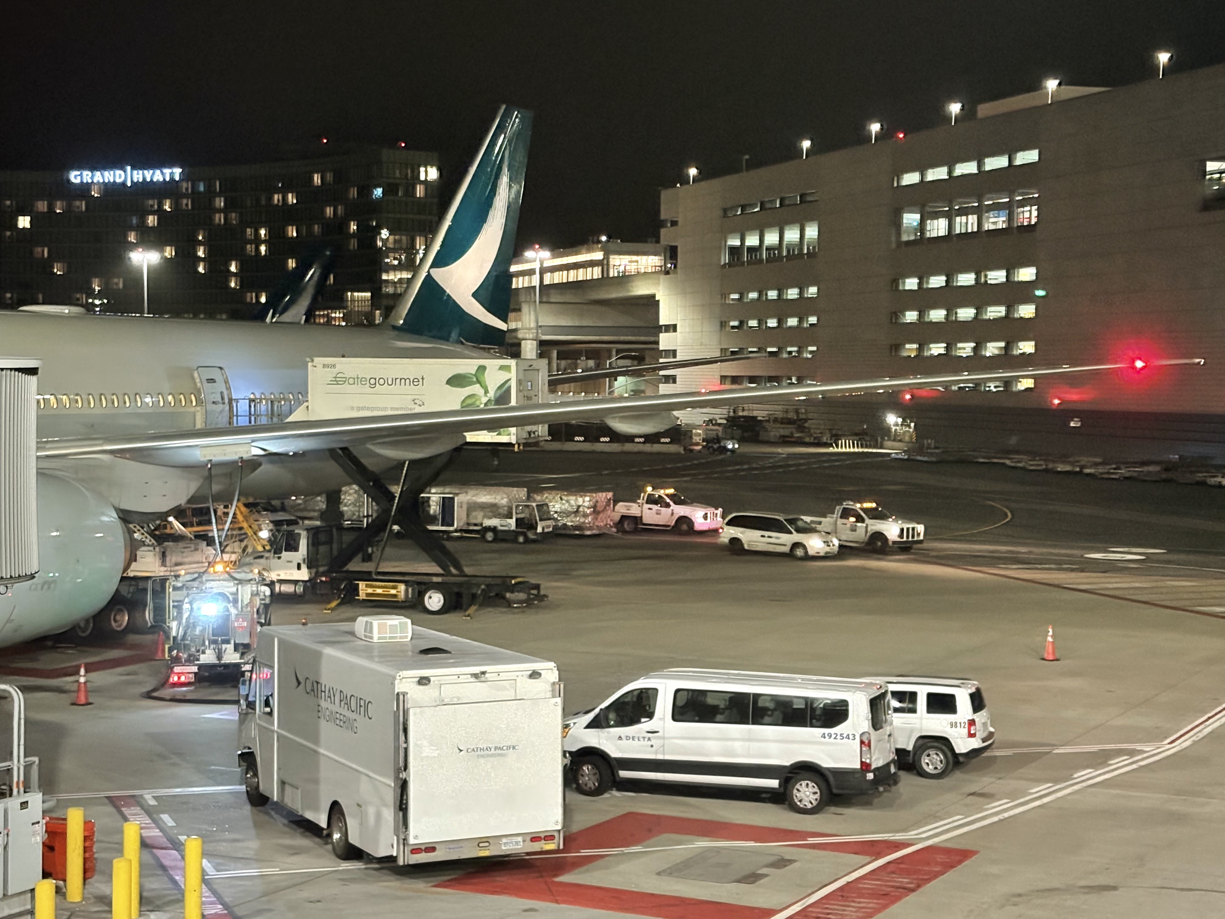 д400ƪ̩SFO-HKG-SHA֮ãҲιCXʻ[byϺСҽ]