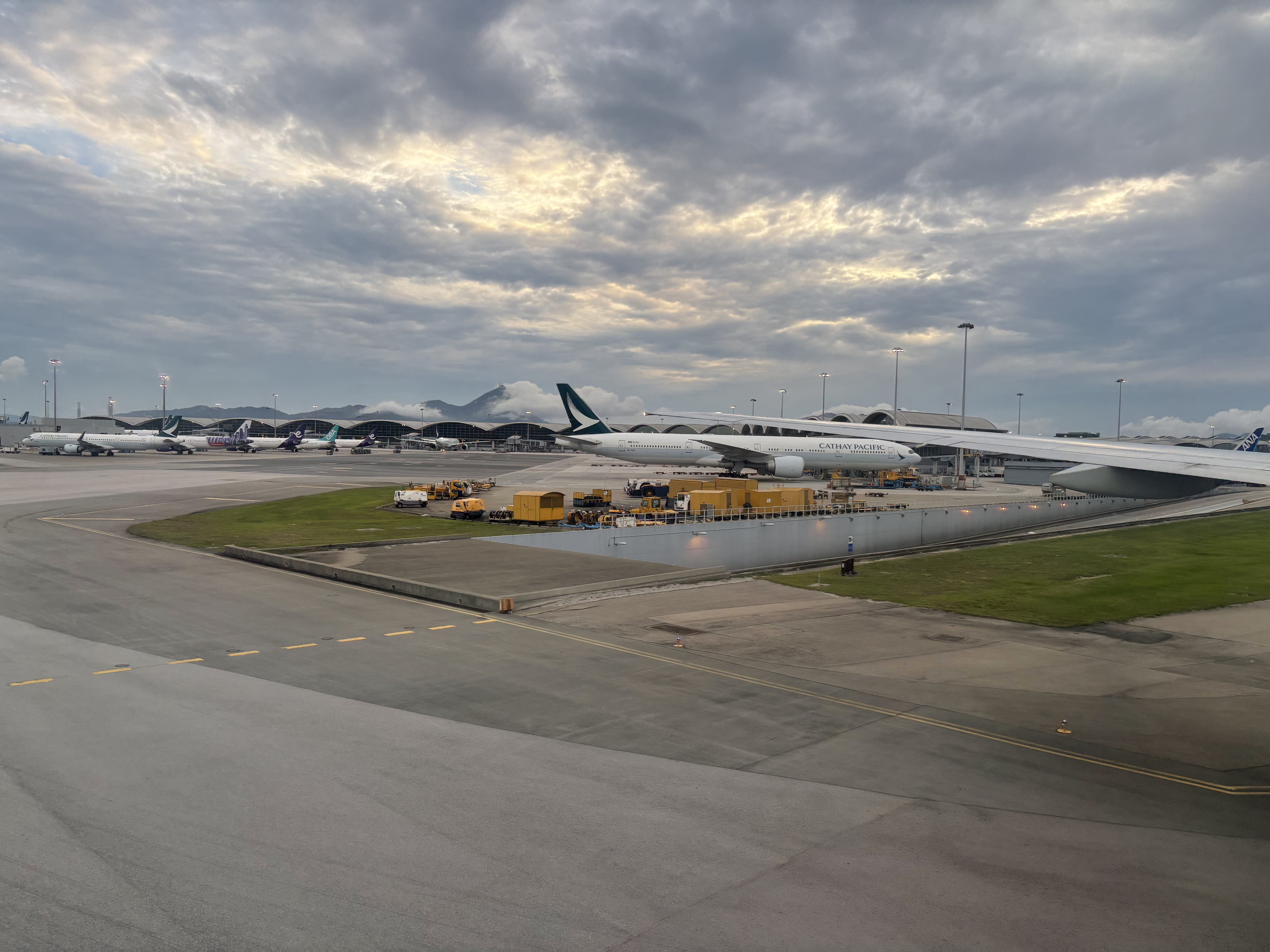 д400ƪ̩SFO-HKG-SHA֮ãҲιCXʻ[byϺСҽ]