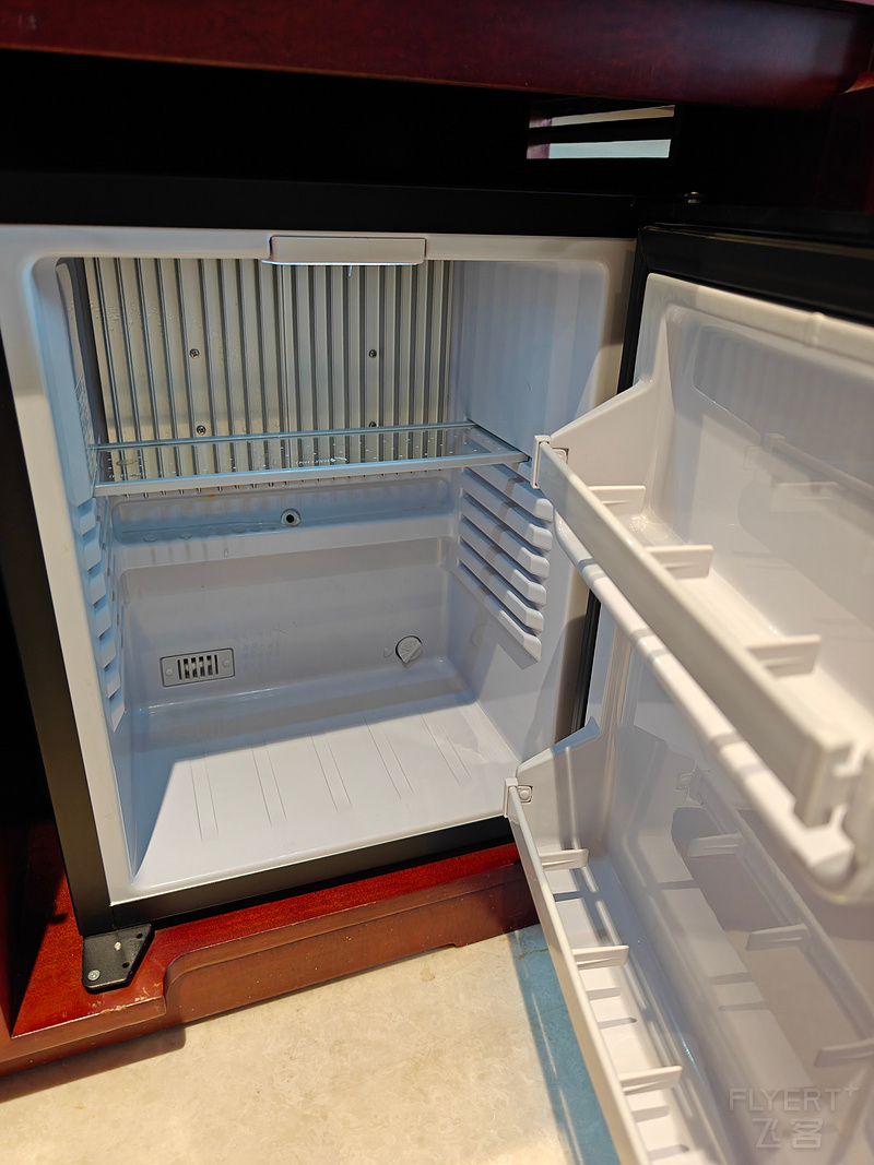 1614538P5178CGRpdAnIv1.jpg