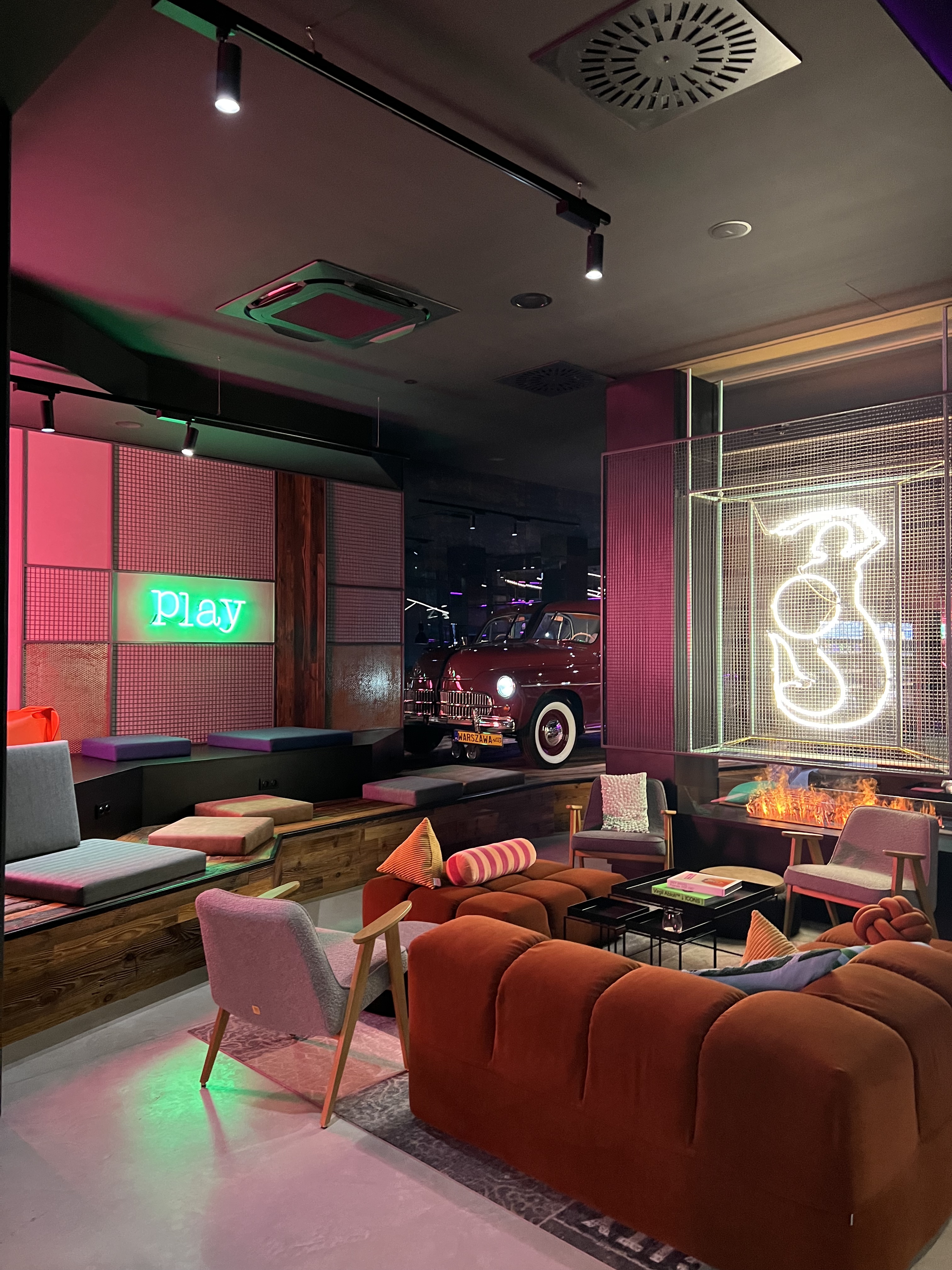 ȫ׷µ껪ɳMoxy City