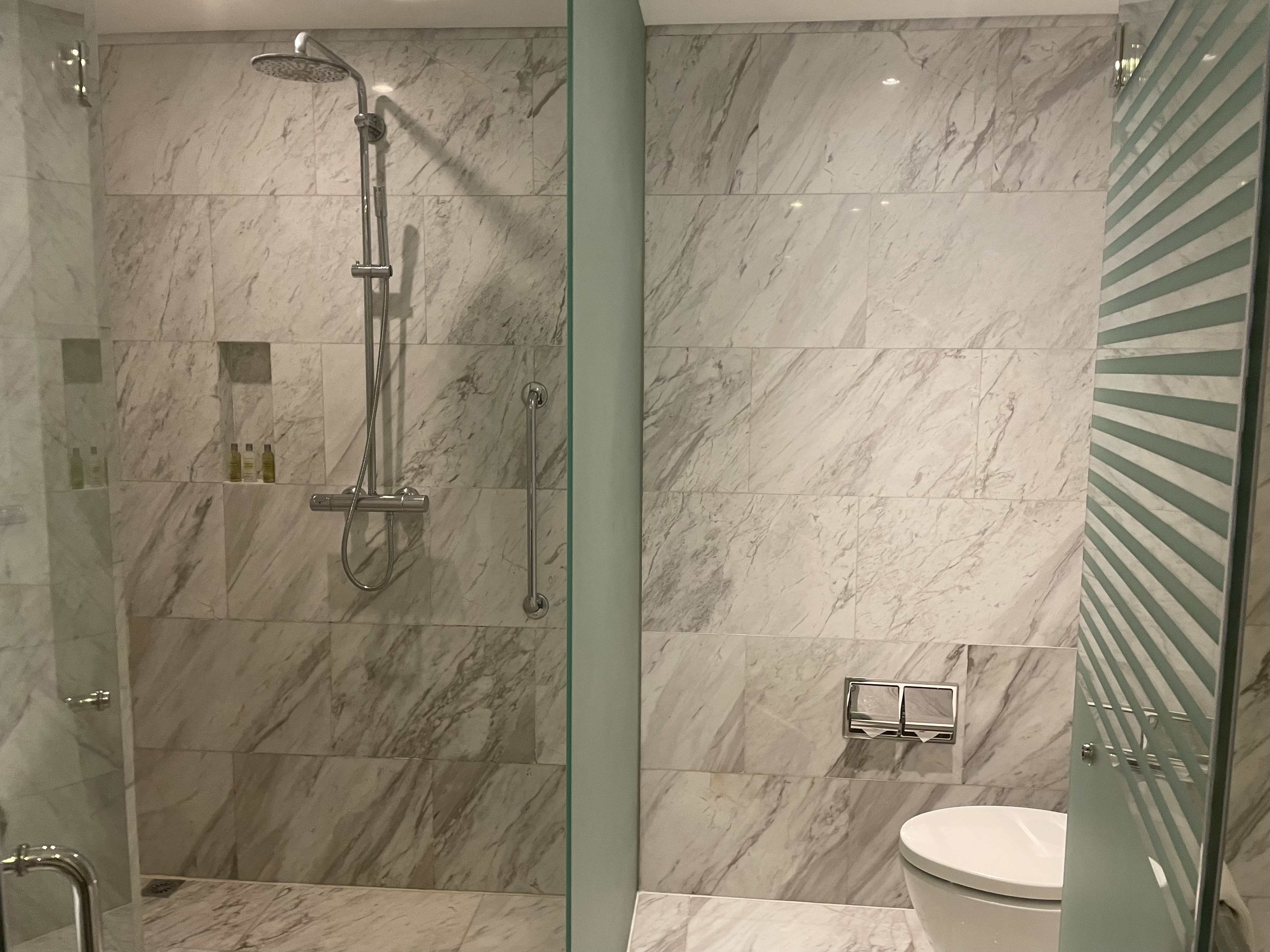 żӴϣ־ƵDoubleTree by Hilton Jakarta - Diponegoro׷