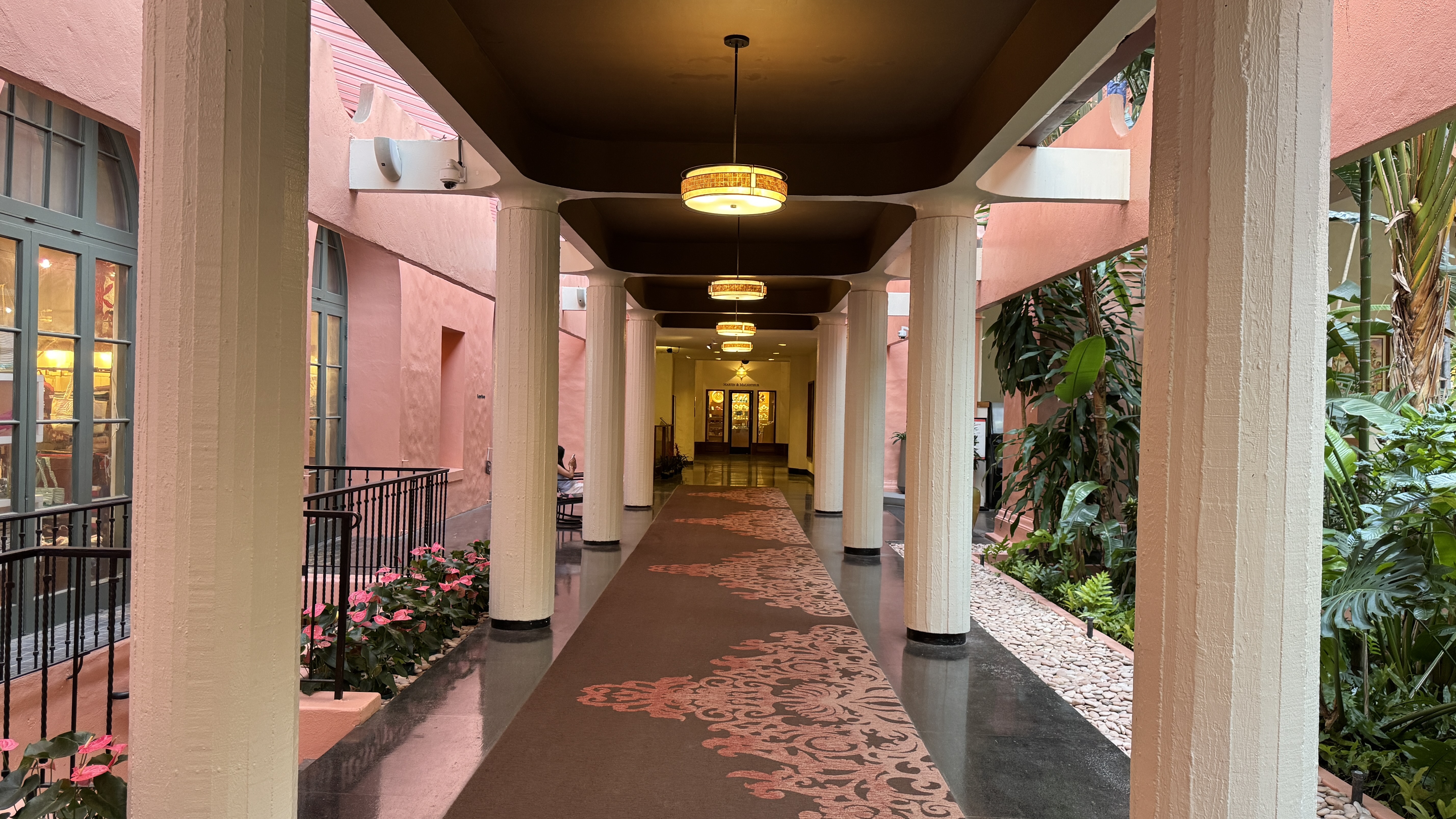 The Royal Hawaiian ʼĺѡƵ
