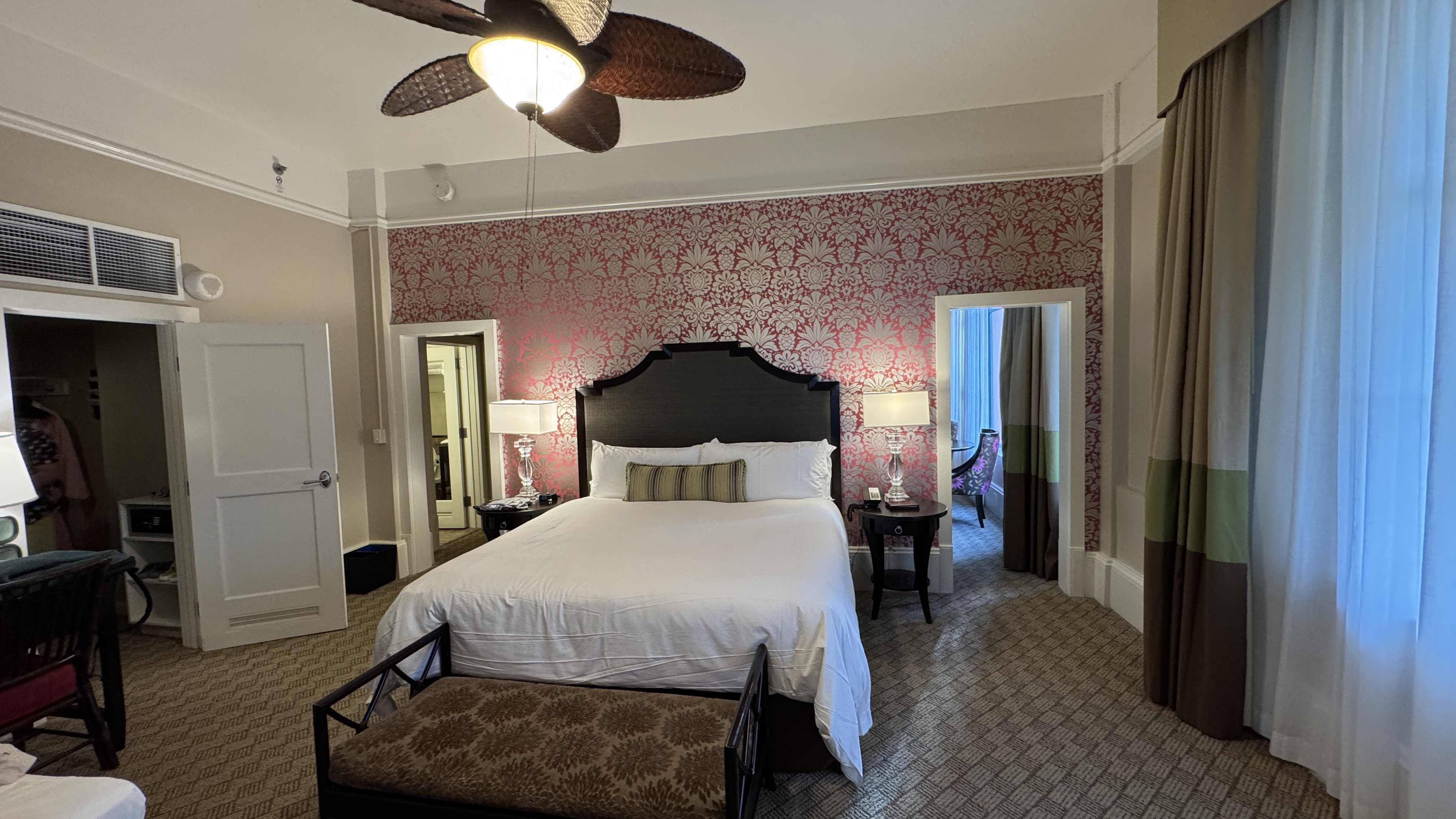 The Royal Hawaiian ʼĺѡƵ