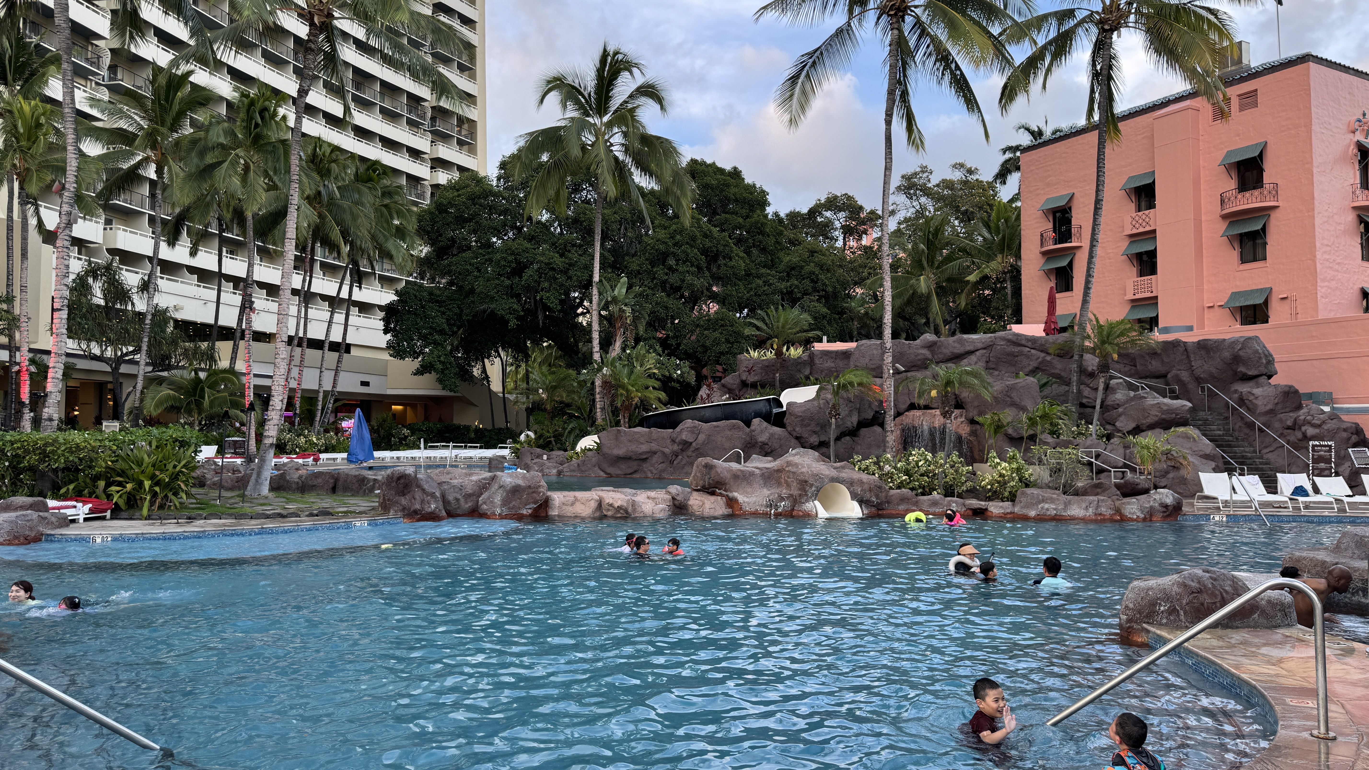 The Royal Hawaiian ʼĺѡƵ