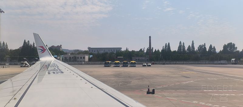 213722quohUa1D2upqEgS4.jpg