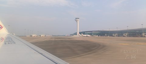 65【连汉线第200飞 偶遇双乘务长 关舱门前突发状况】MU2518报告