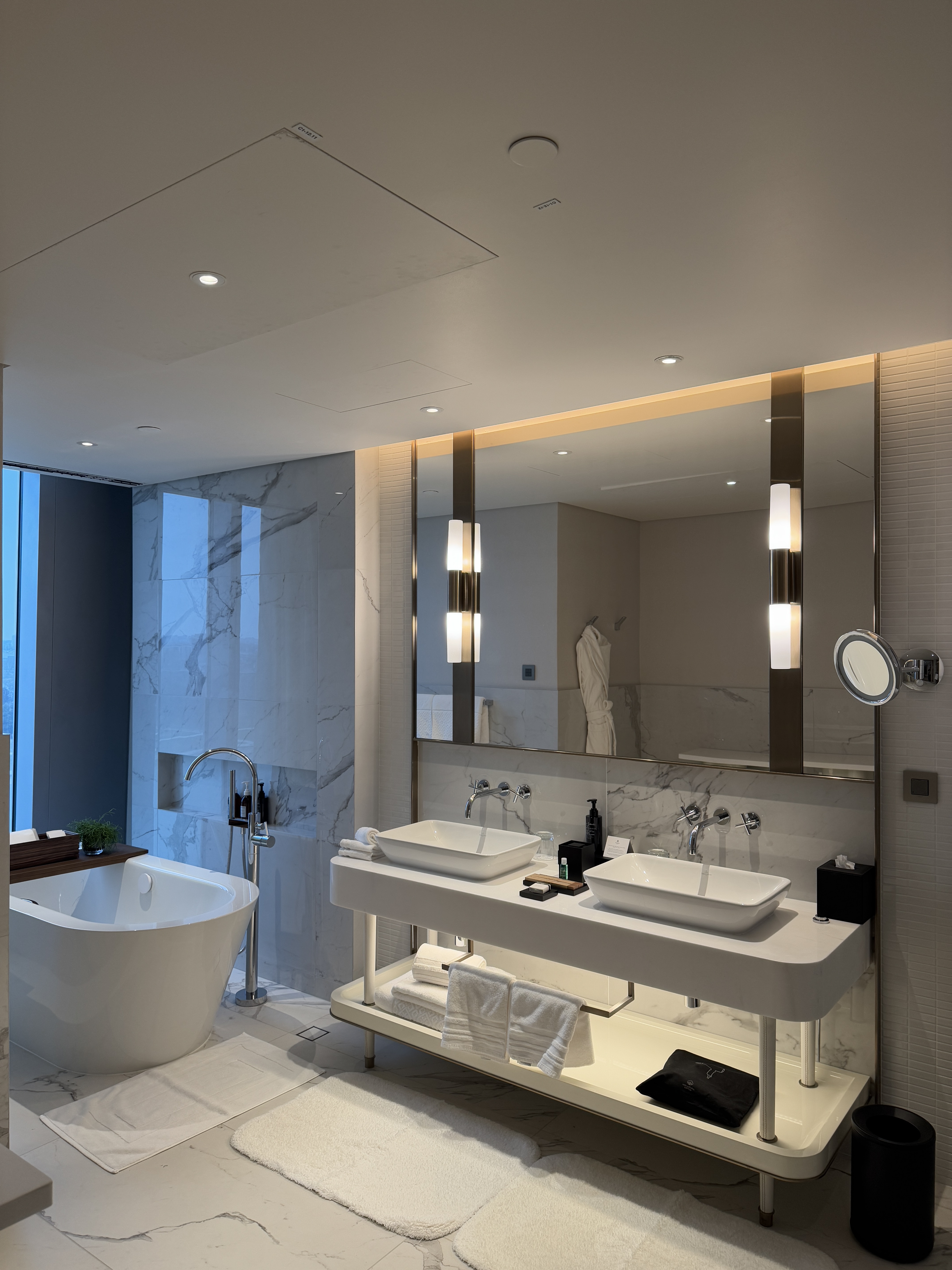 165 𼪾Ƶ/St.Regis belgrade