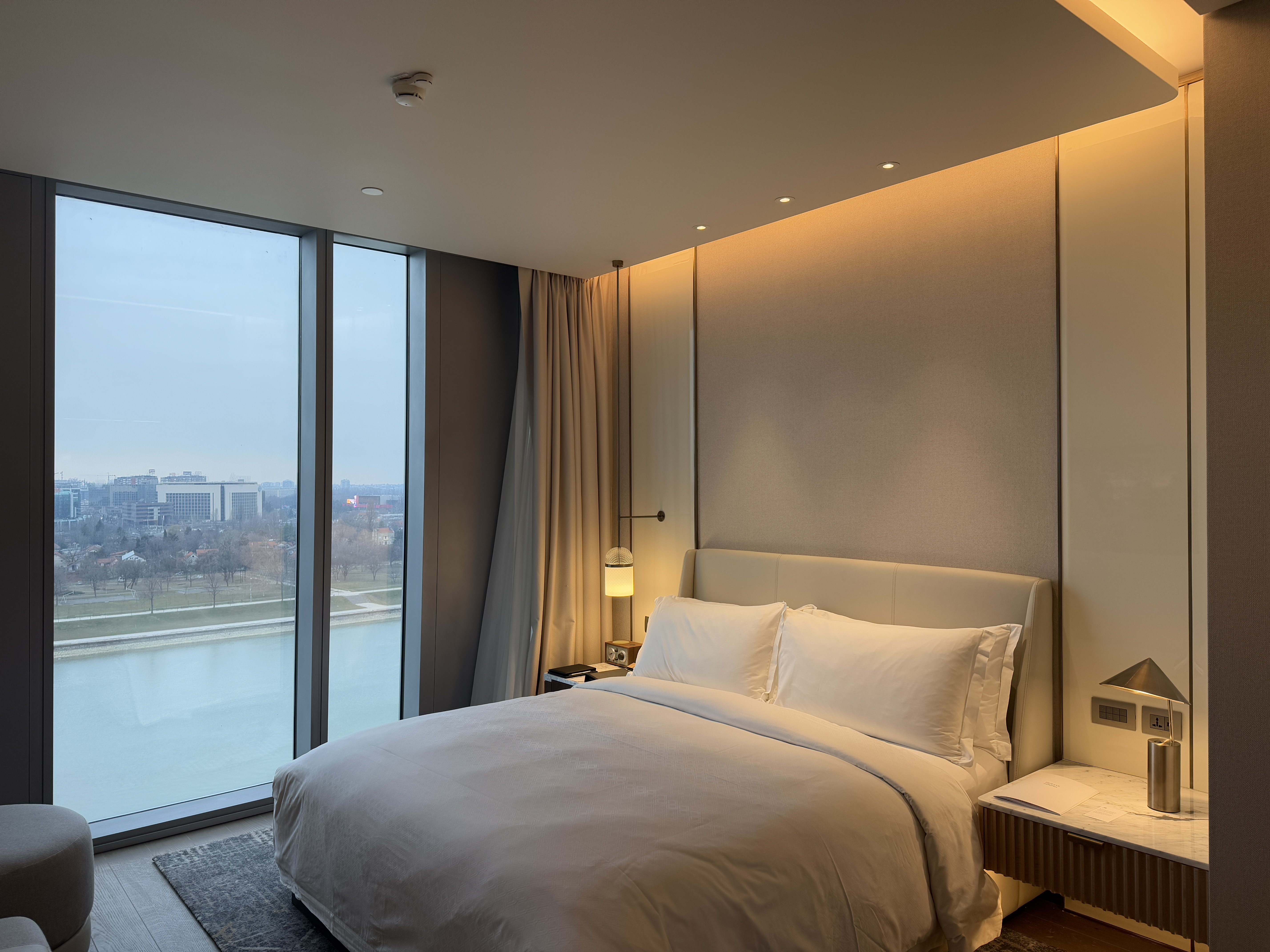 165 𼪾Ƶ/St.Regis belgrade