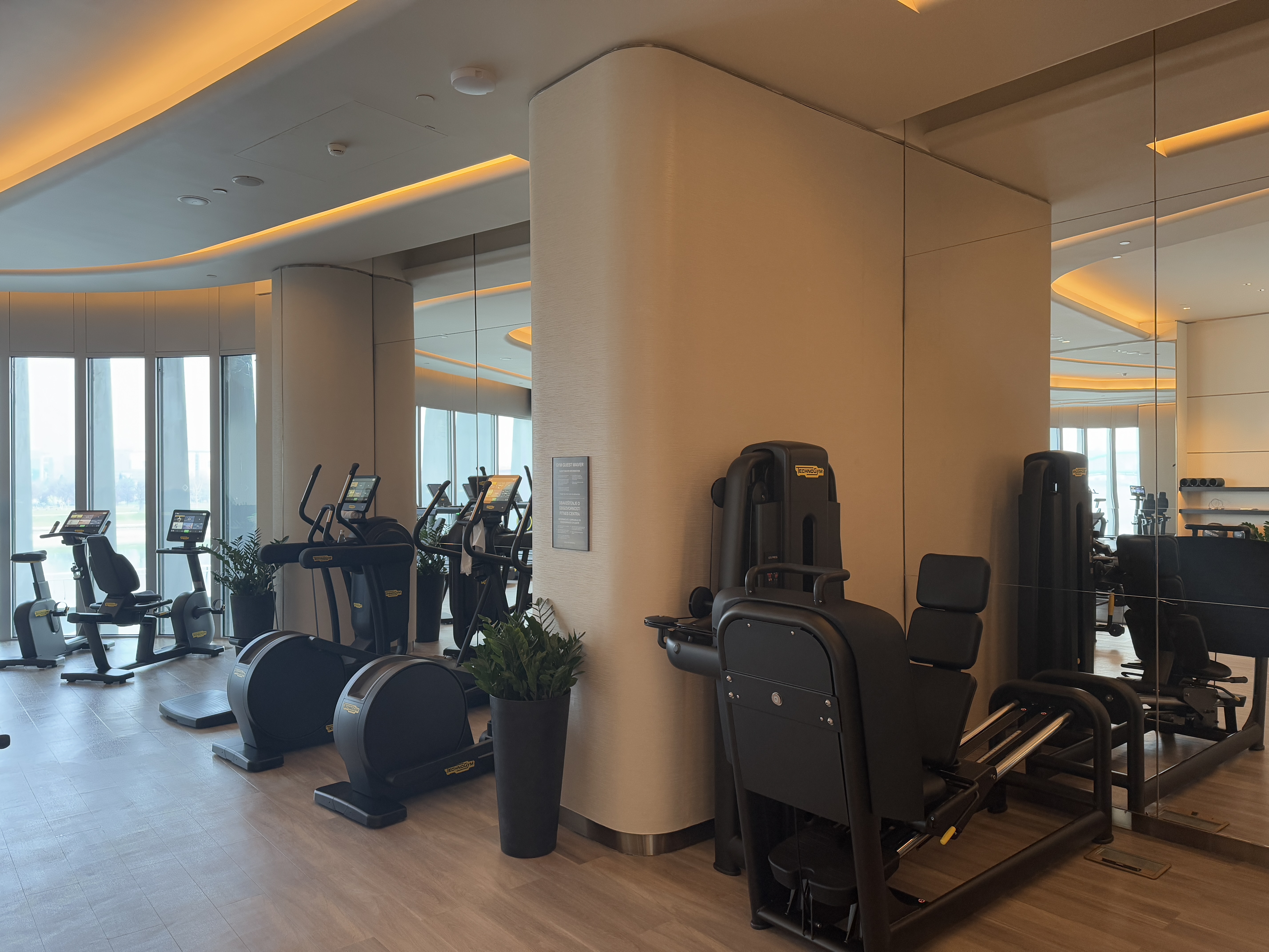 165 𼪾Ƶ/St.Regis belgrade