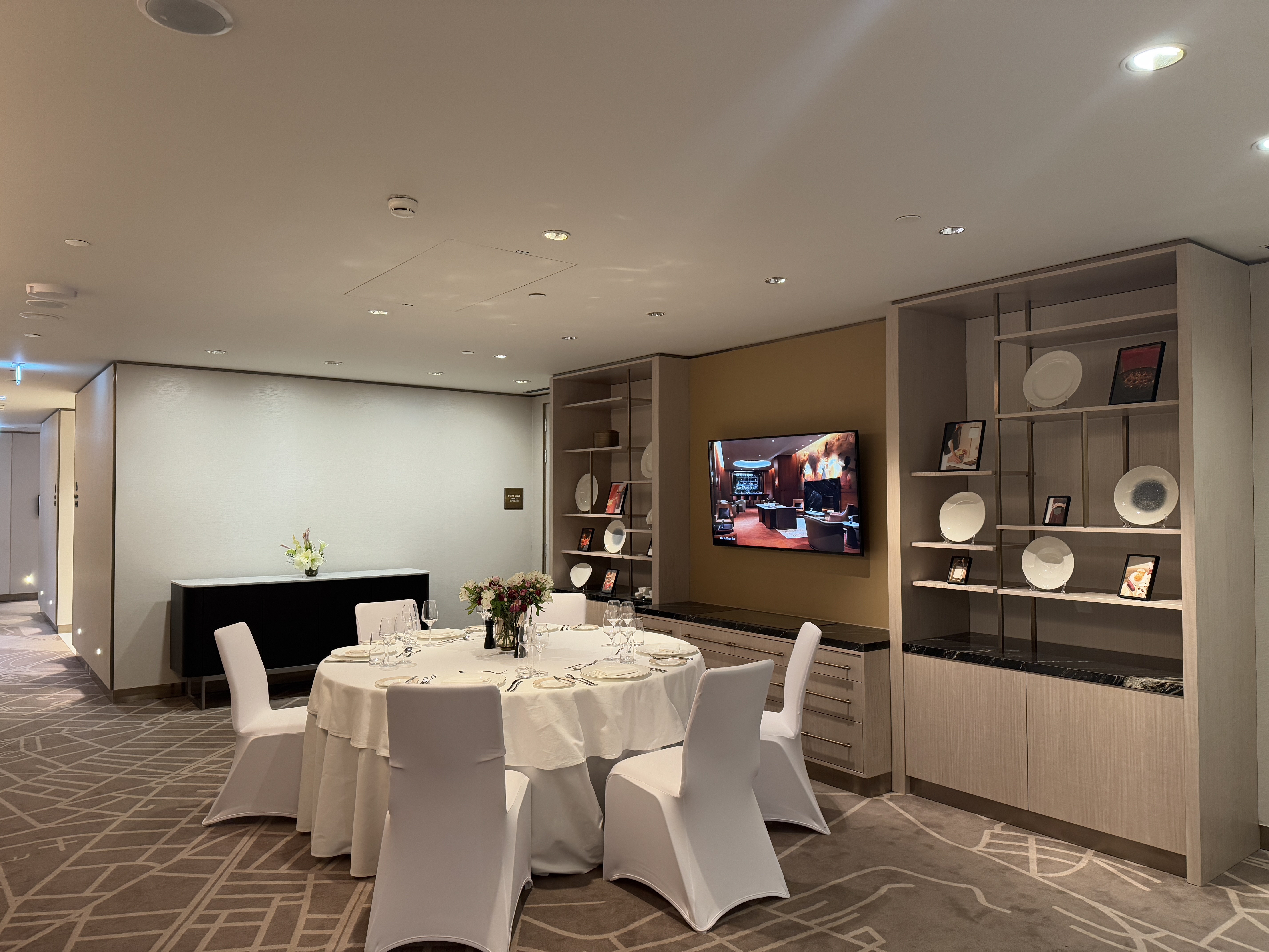 165 𼪾Ƶ/St.Regis belgrade