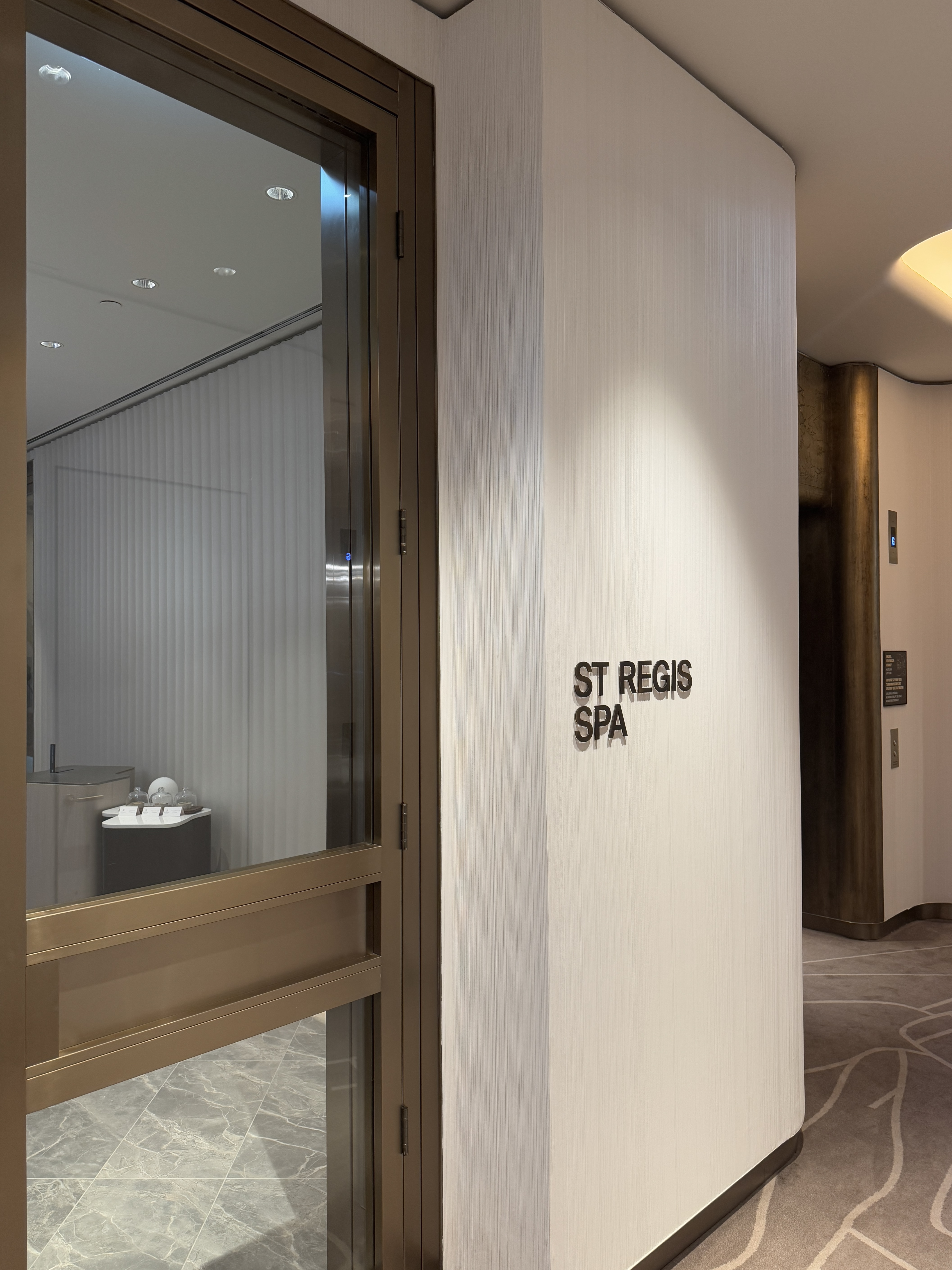 165 𼪾Ƶ/St.Regis belgrade