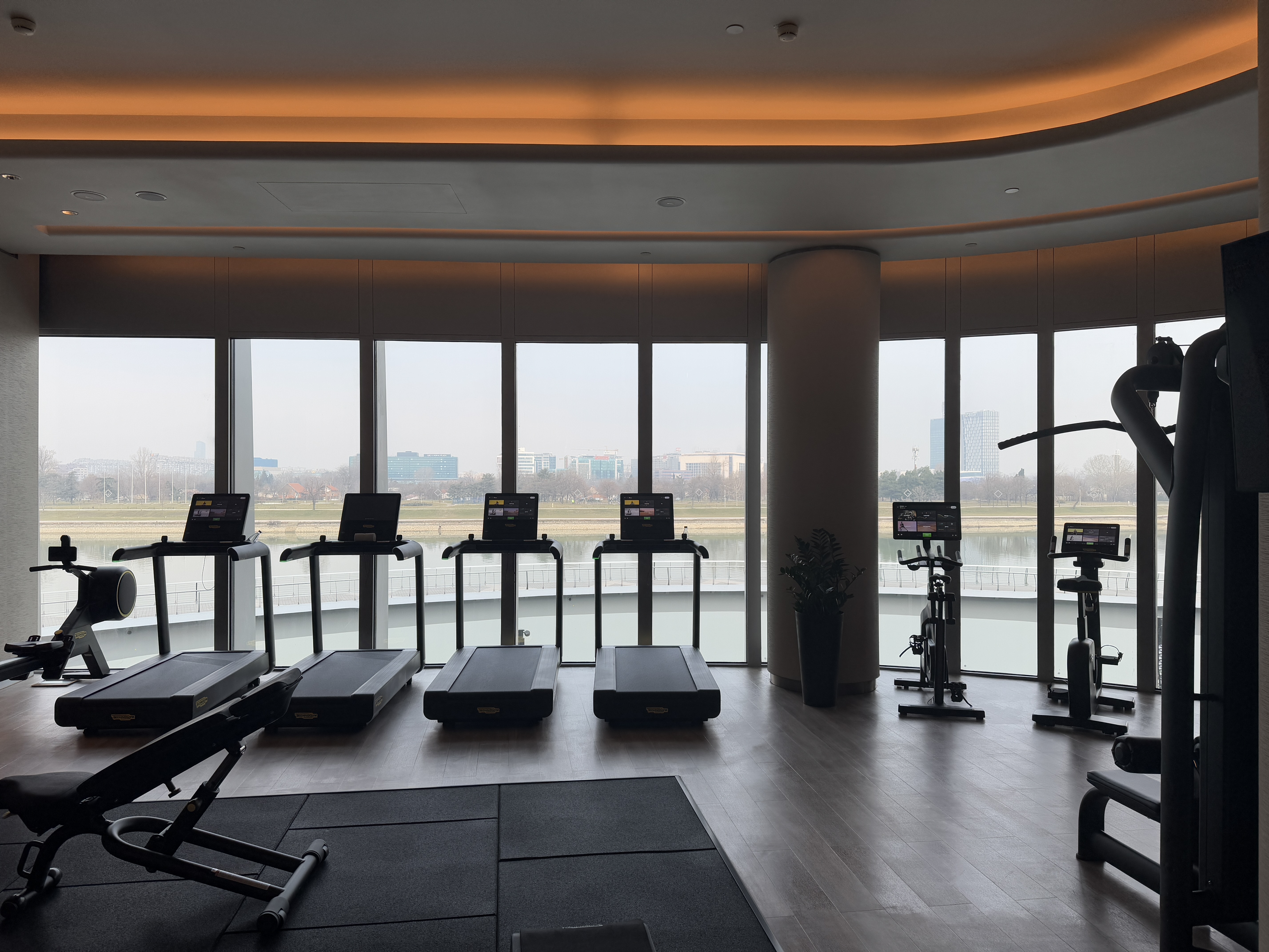 165 𼪾Ƶ/St.Regis belgrade
