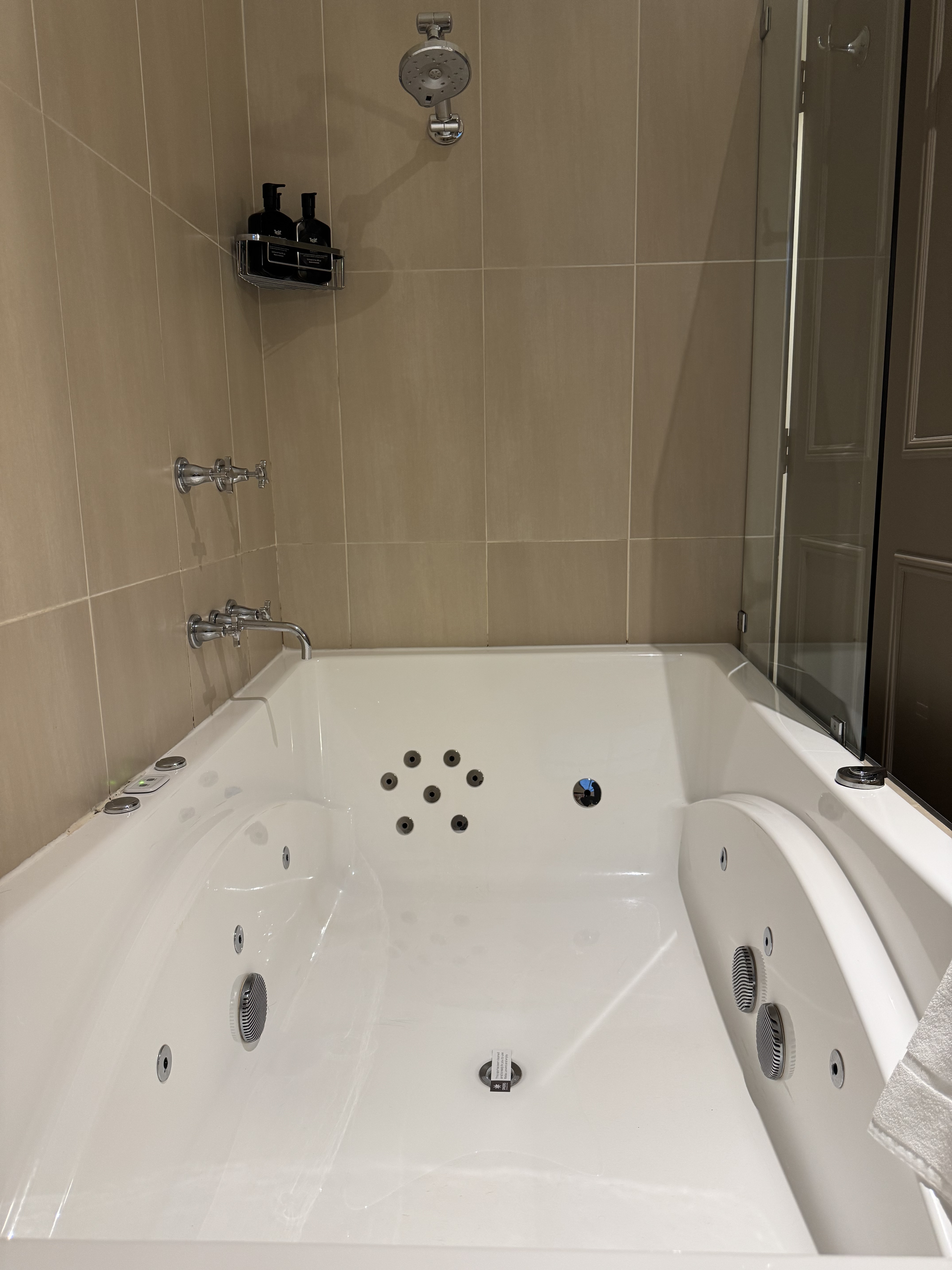 ʷ˹Ѳ嵯 - Spicers Vinyards Eatate - ˹ King Spa Terrence