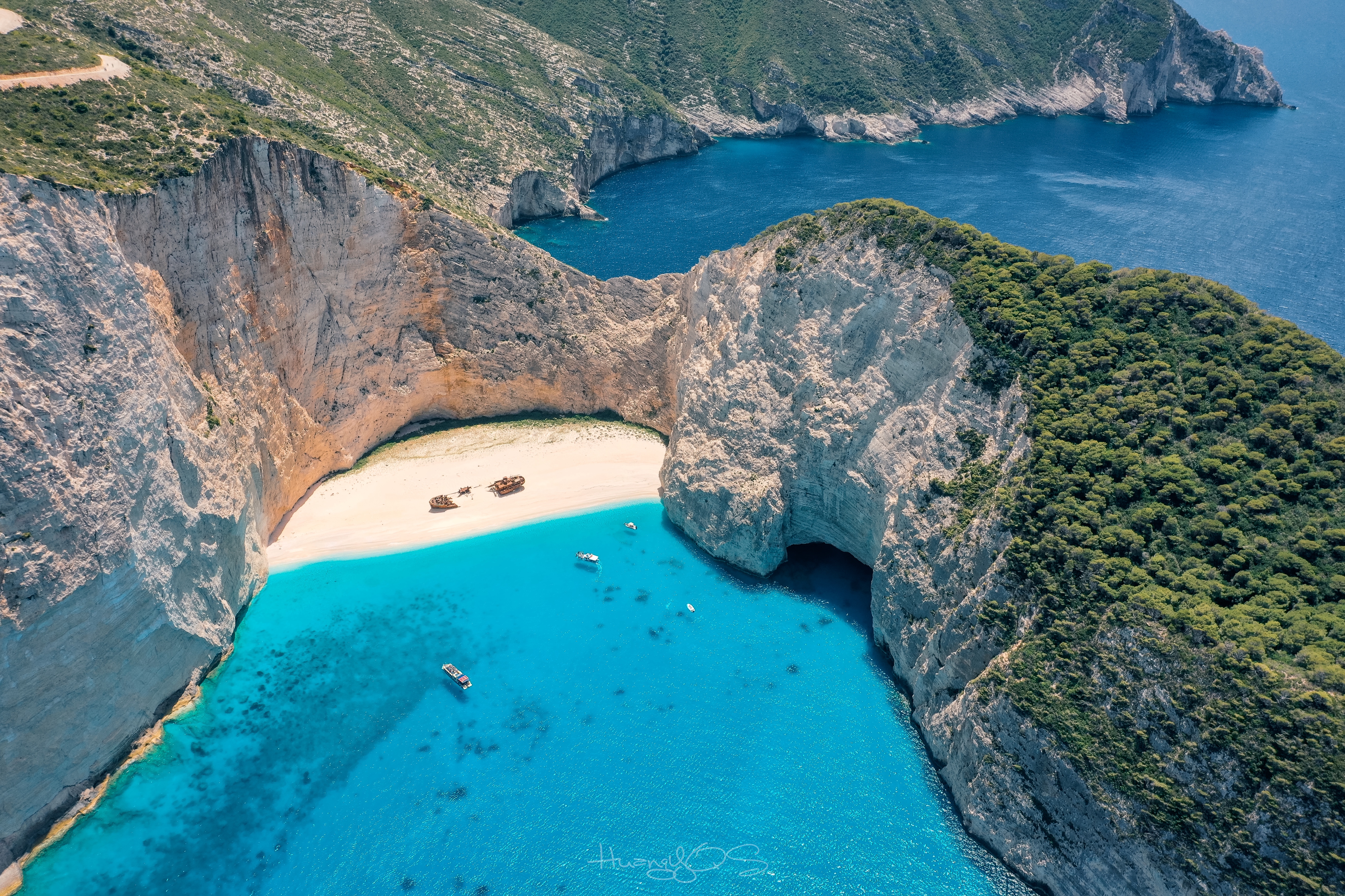 ˹ȫƵDomes Aulus Zante Ժ׷