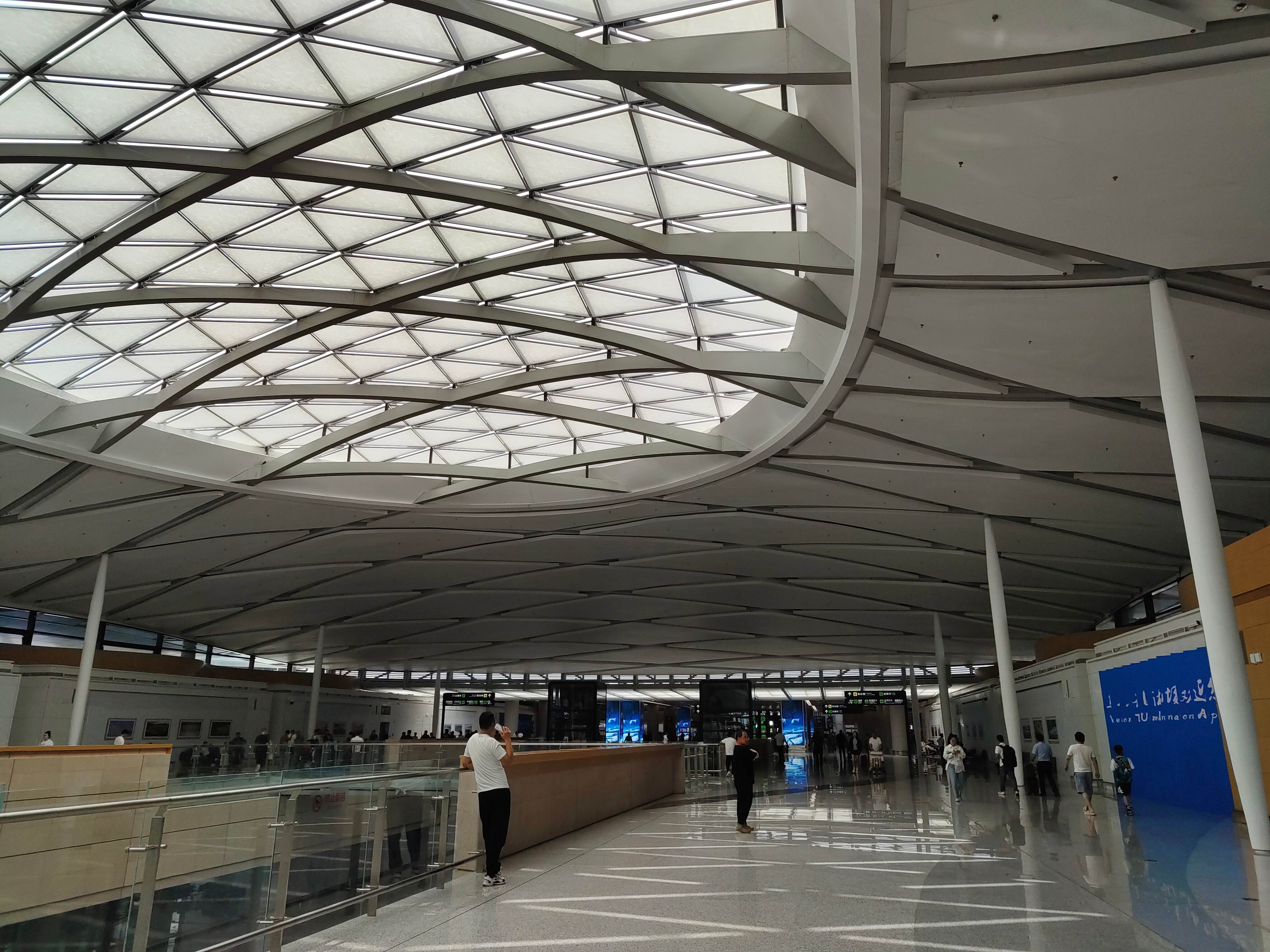 ۶һ㡪ZH9242 տ330³ľɽURC-ڱSZXб
