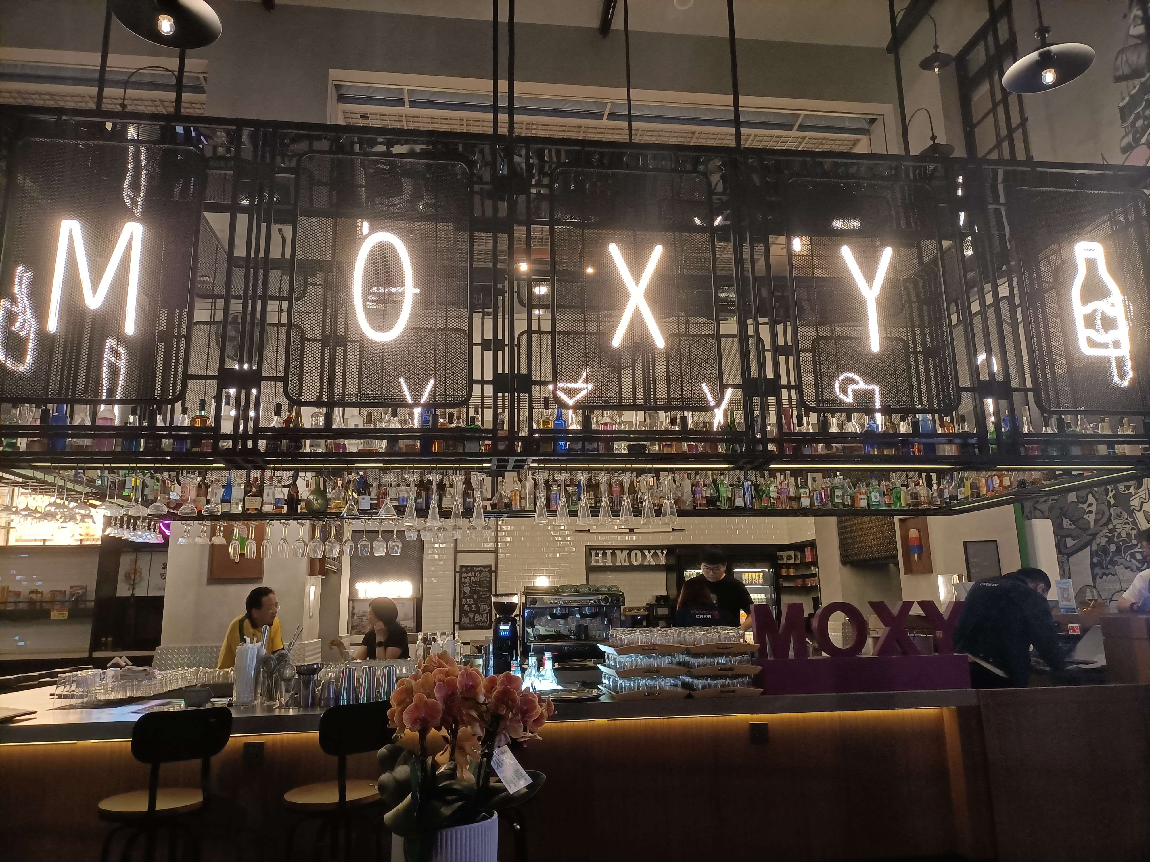 ʳĶͼԤйɫMoxyϺ̩ʯMoxyƵСס