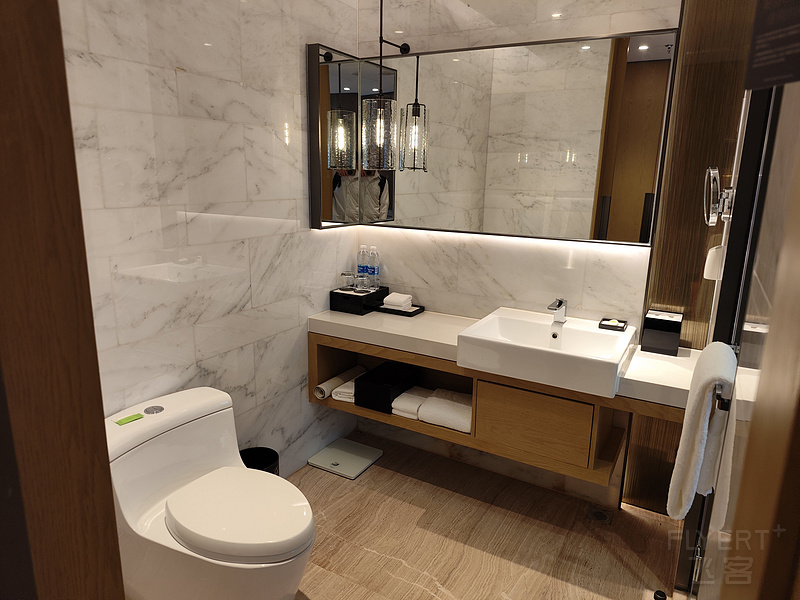 090720tEr1j5nETX16ntrT.jpg