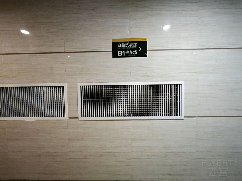 201046SMH1BJgP8IyYSK7h.jpg