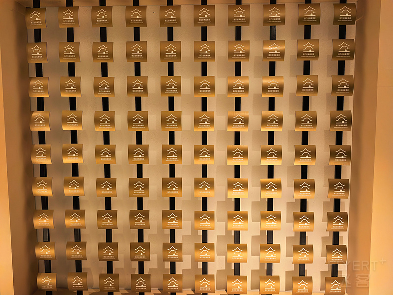 2027524cqJqFK5c6Jwd0QK.jpg