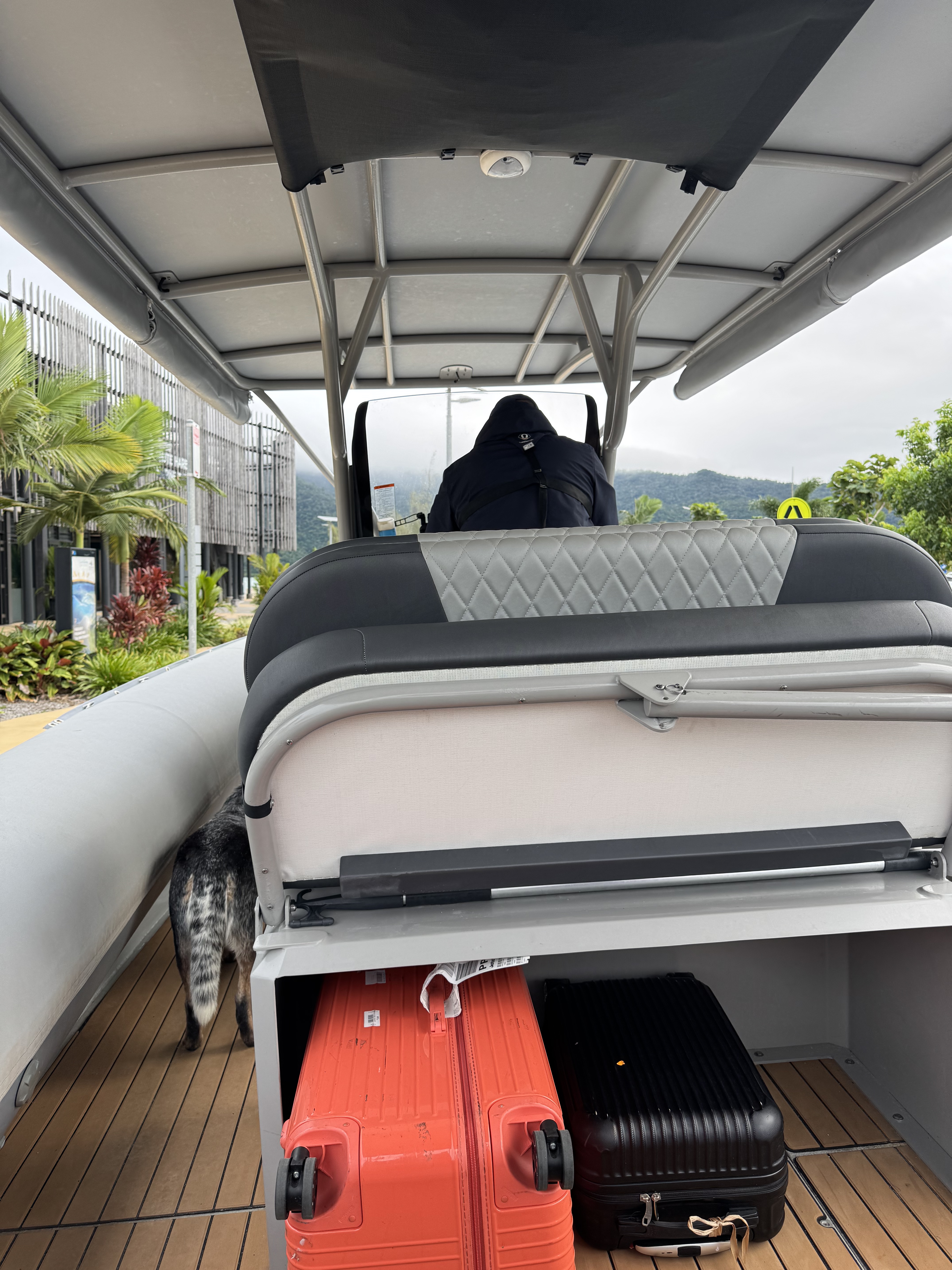 ʷ˹Ѳ - Elysian RetreatʥȺOceanfront villa w/ rainshower