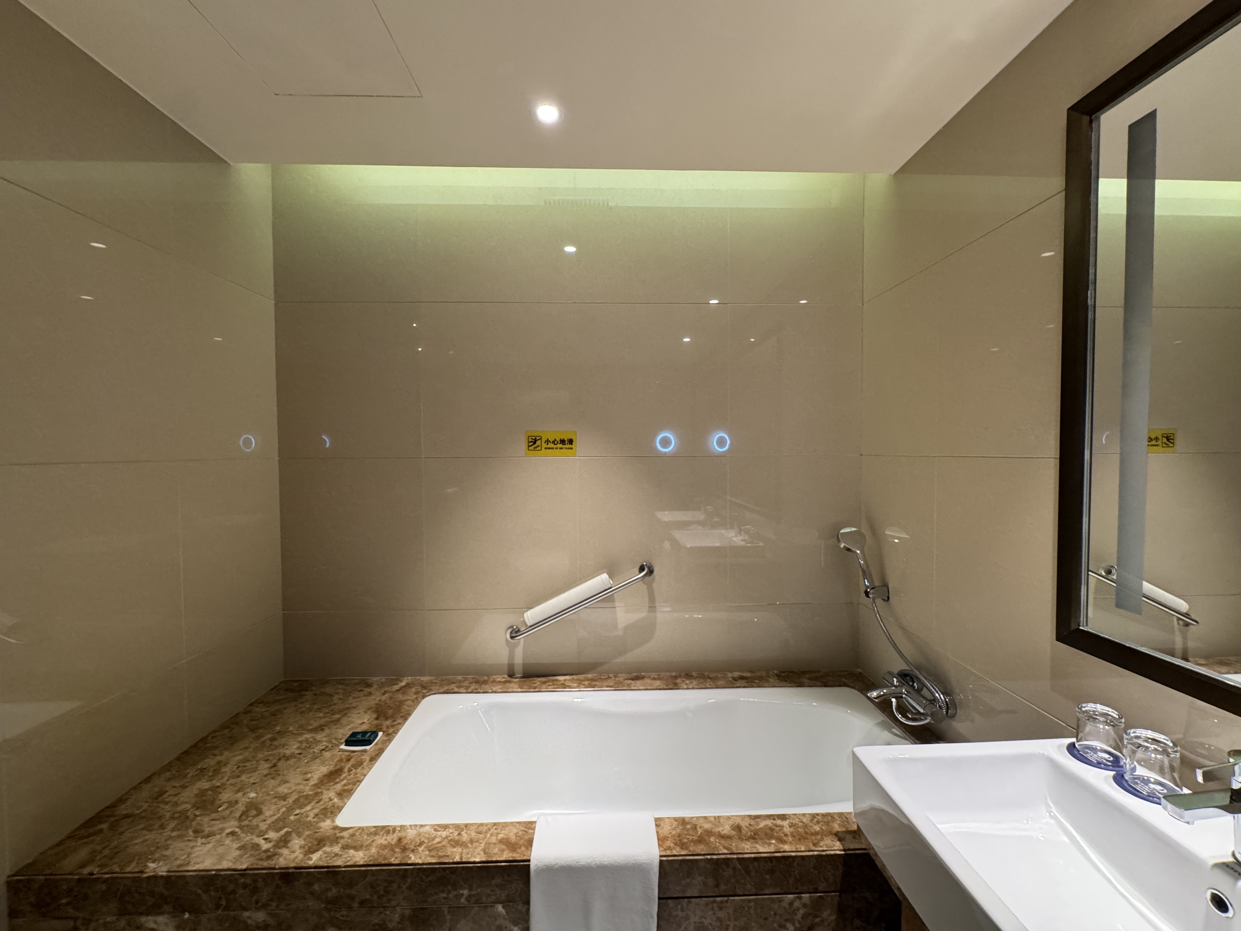ȫȫ 300 Ÿͼ㽭ϣֶȼپƵ⛱🏨double tree