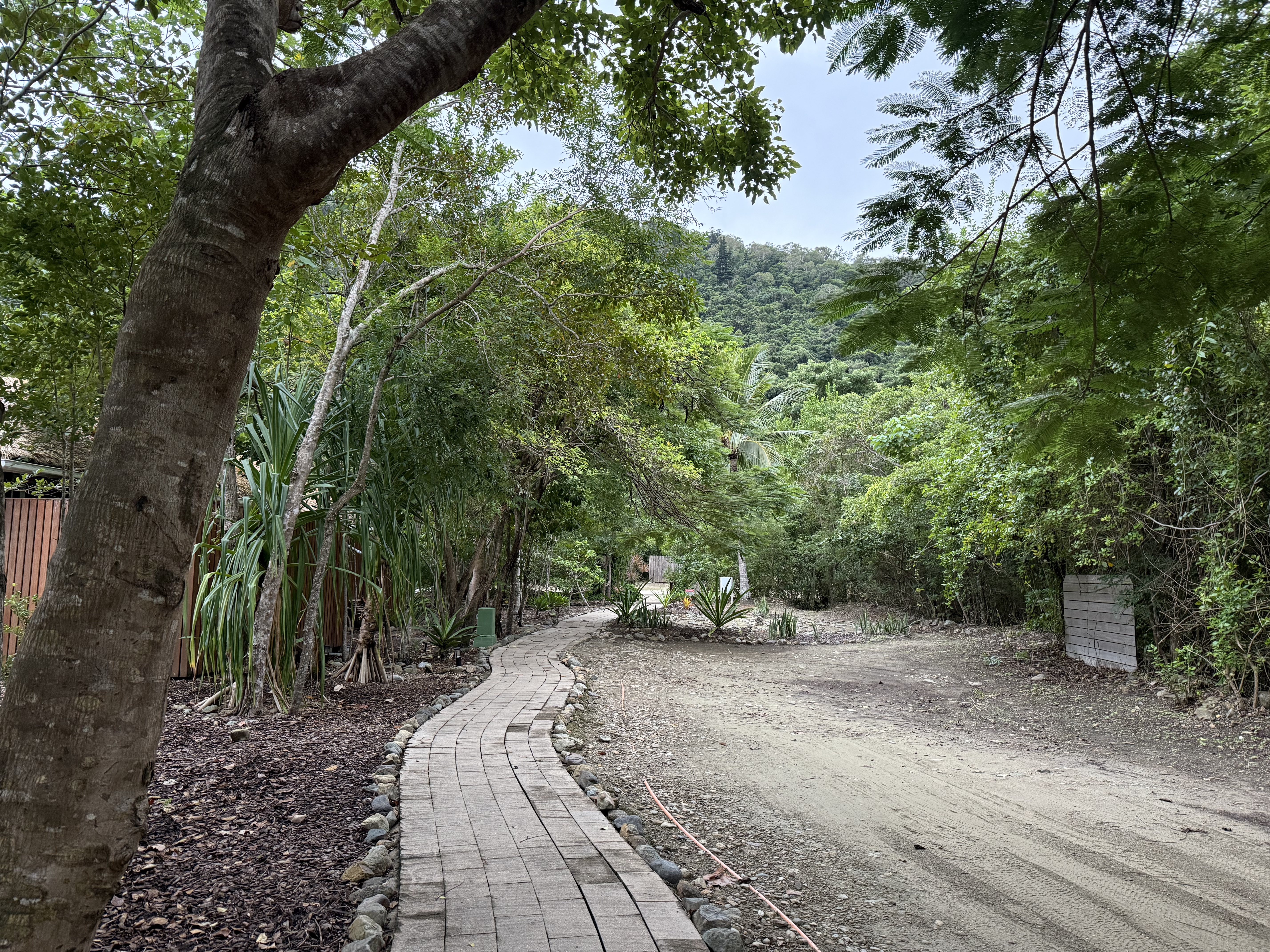 ʷ˹Ѳ - Elysian RetreatʥȺOceanfront villa w/ rainshower