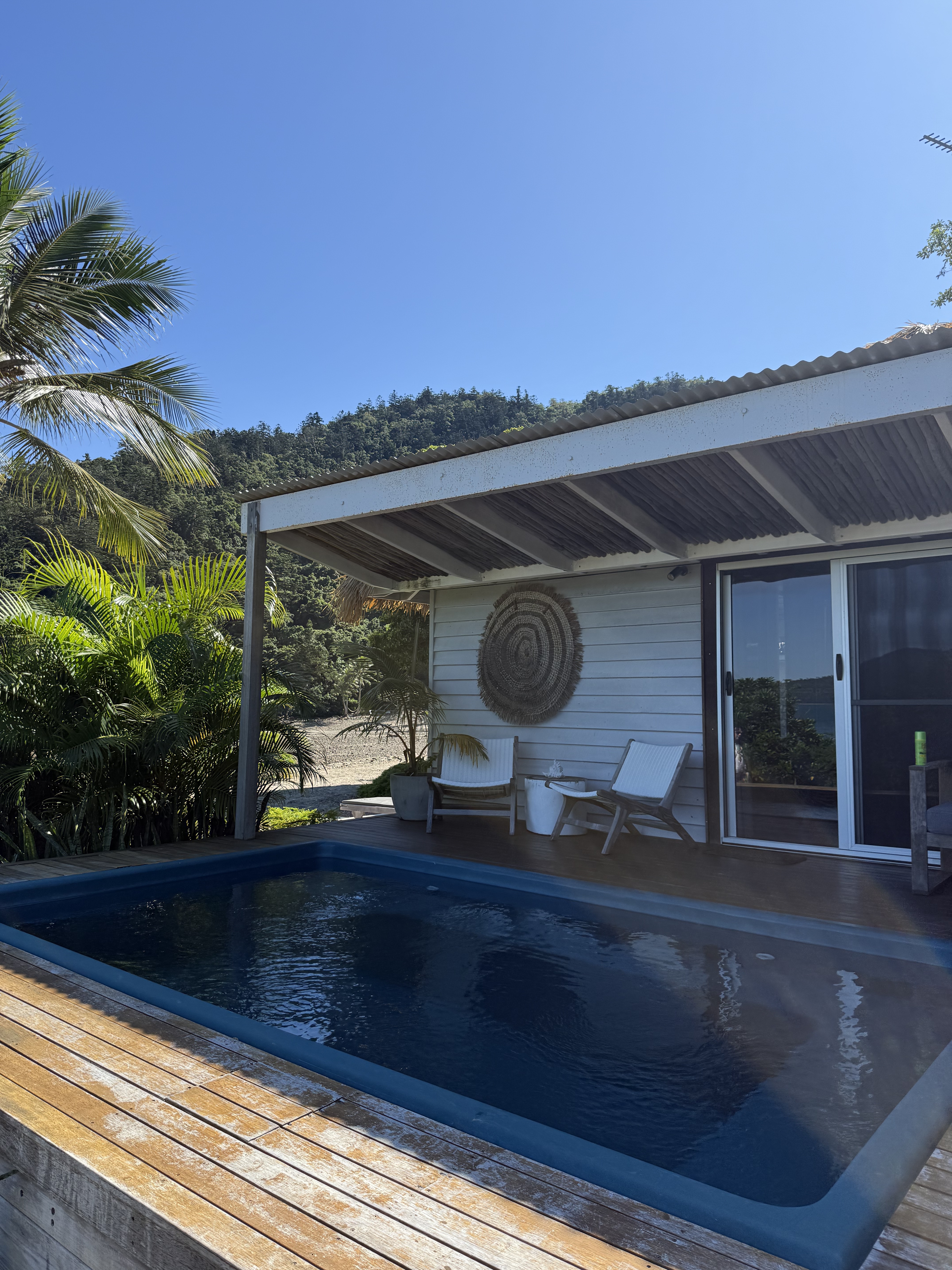 ʷ˹Ѳ - Elysian RetreatʥȺOceanfront villa w/ rainshower