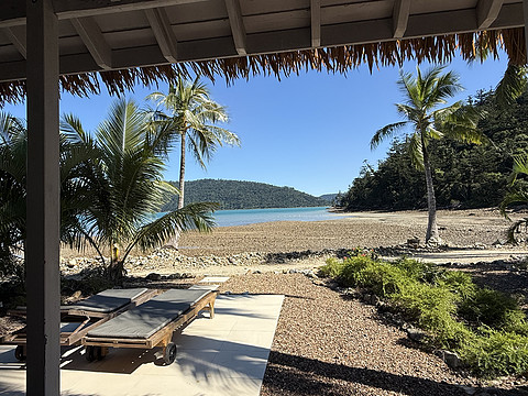 ʷ˹Ѳ - Elysian RetreatʥȺOceanfront villa w/ rainshower
