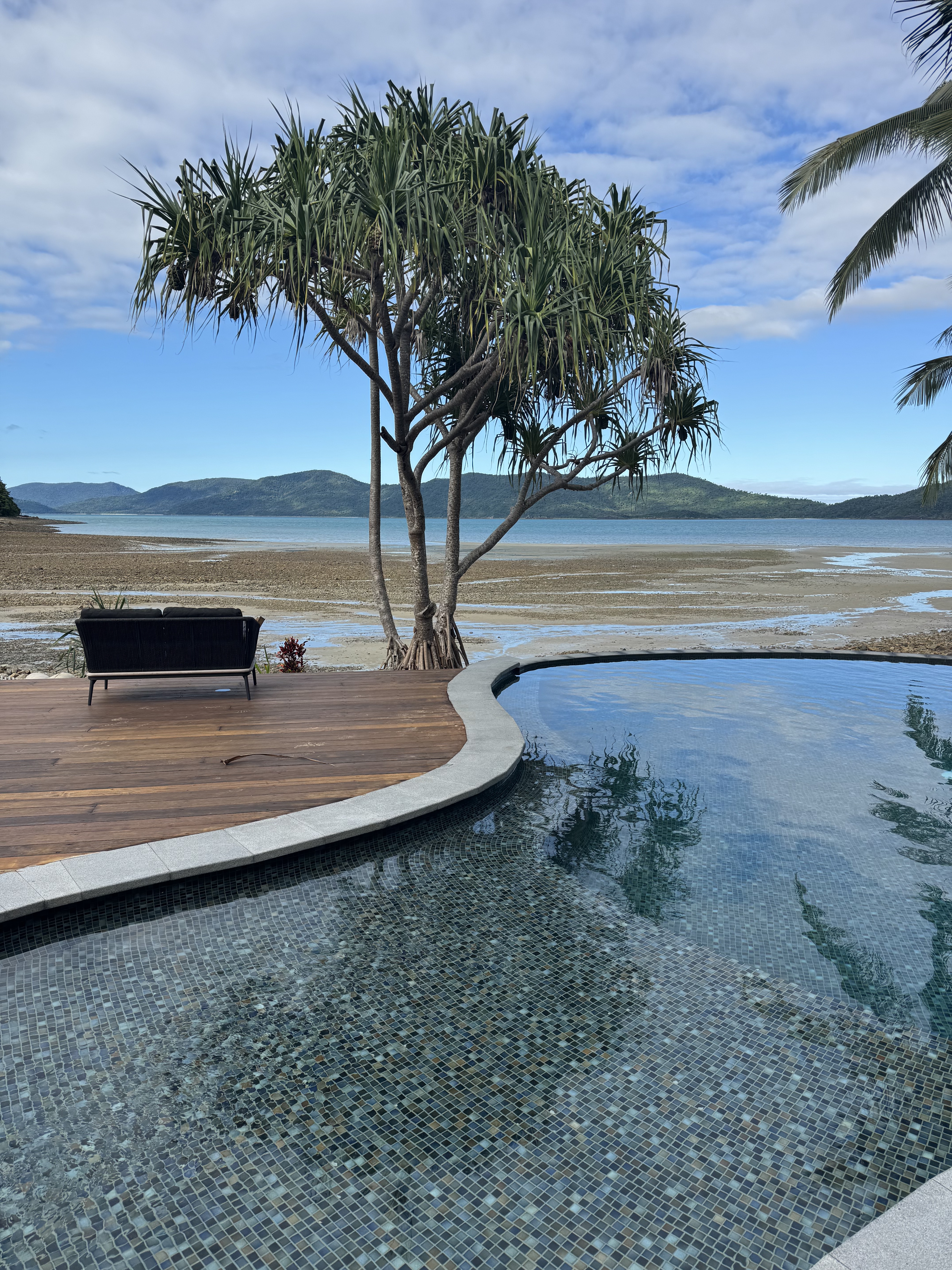 ʷ˹Ѳ - Elysian RetreatʥȺOceanfront villa w/ rainshower