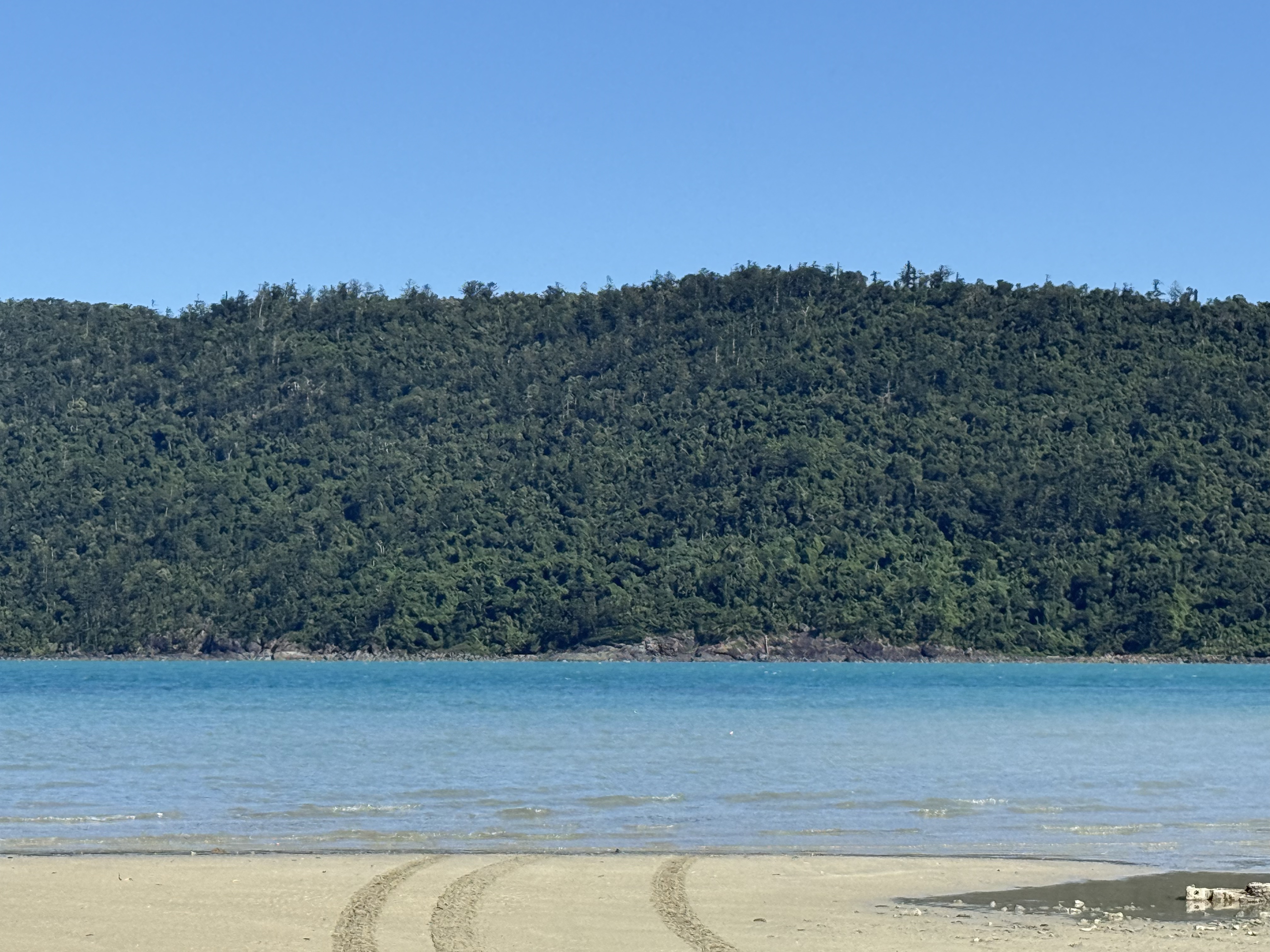 ʷ˹Ѳ - Elysian RetreatʥȺOceanfront villa w/ rainshower