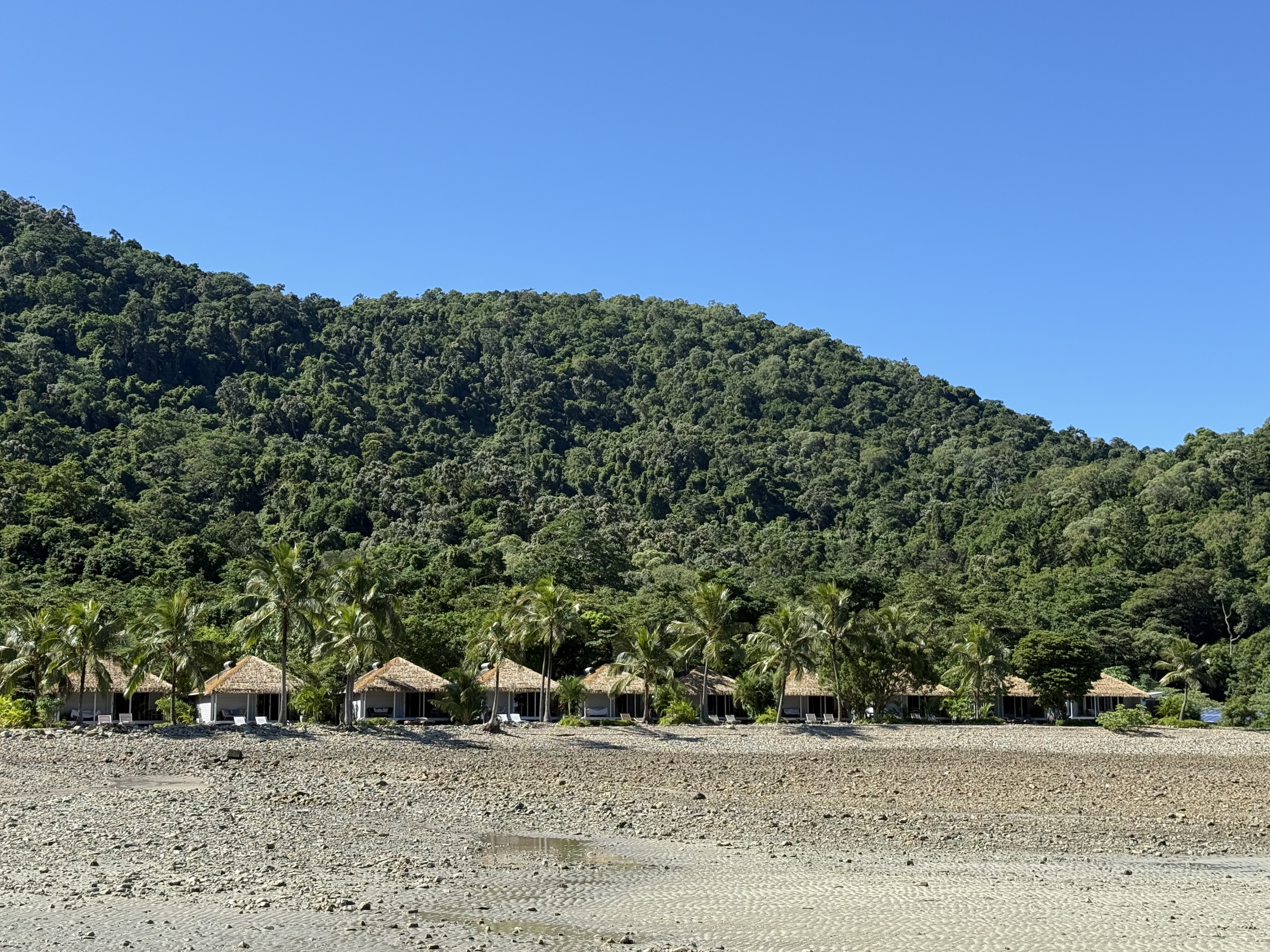 ʷ˹Ѳ - Elysian RetreatʥȺOceanfront villa w/ rainshower